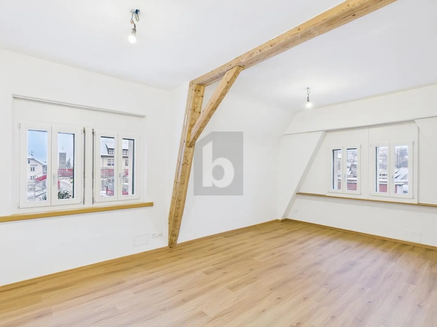 Penthouse for rent - Photo 2 of 6