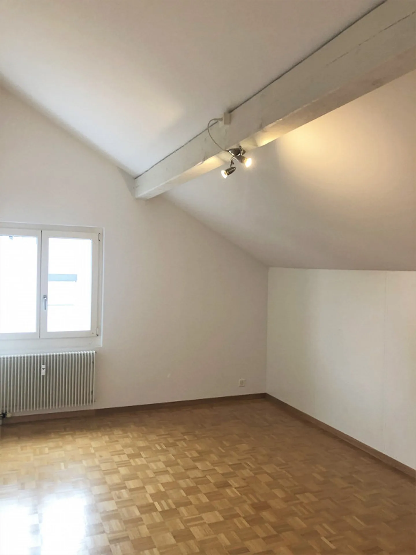 3.5-Zimmerdachwohnung mit schöner Aussicht - Photo 15 sur 24