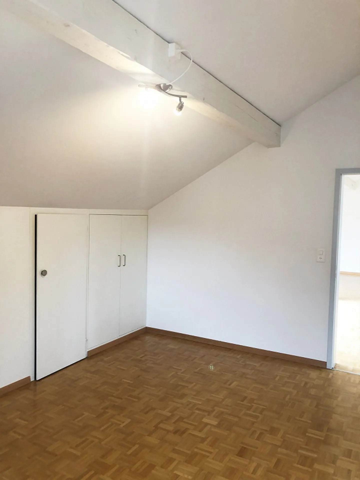 3.5-Zimmerdachwohnung mit schöner Aussicht - Photo 16 sur 24