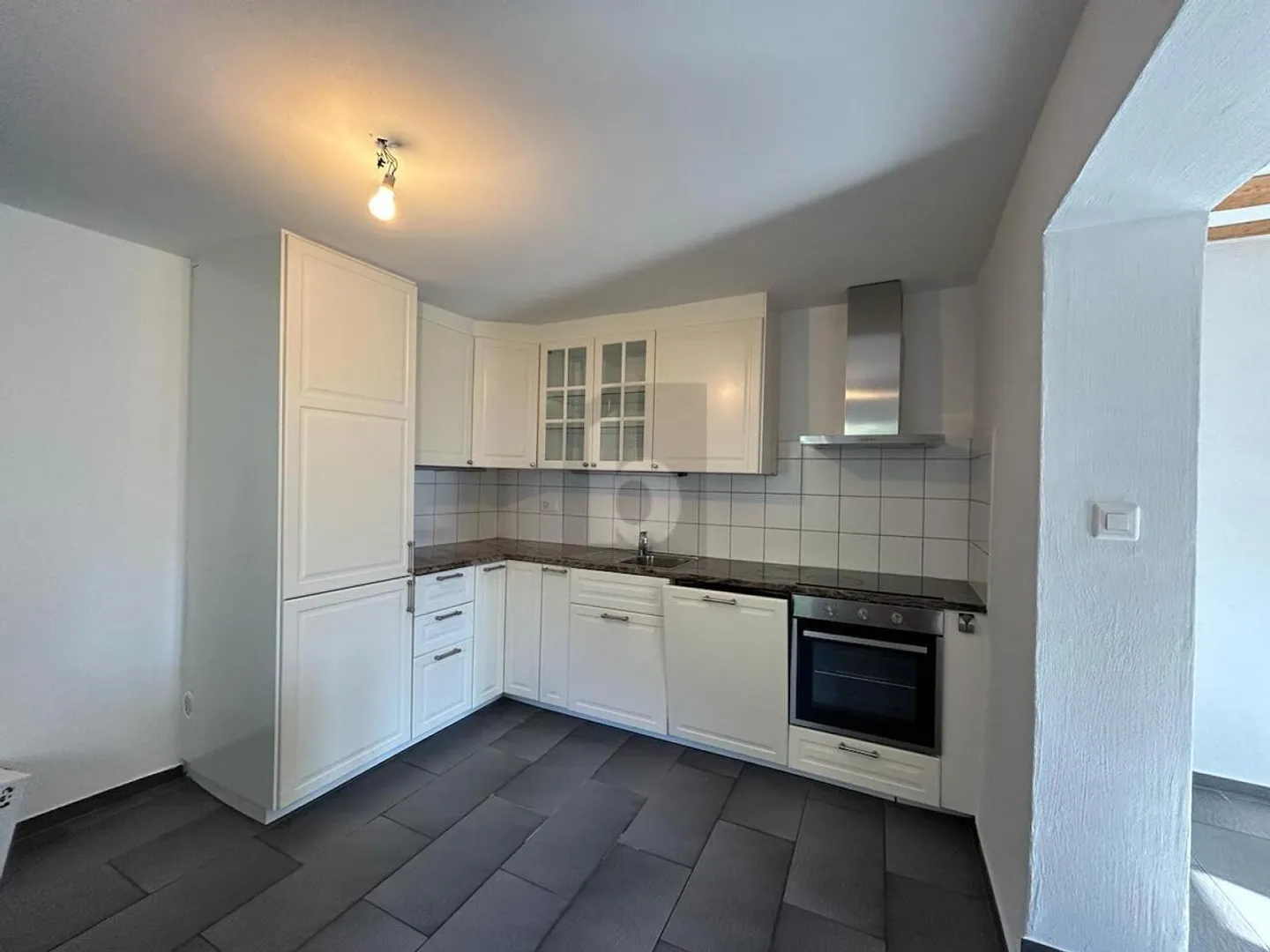 PRIX TOP ! APPARTEMENT DANS MAISON AVEC BELLE VUE ! - Photo 5 sur 6