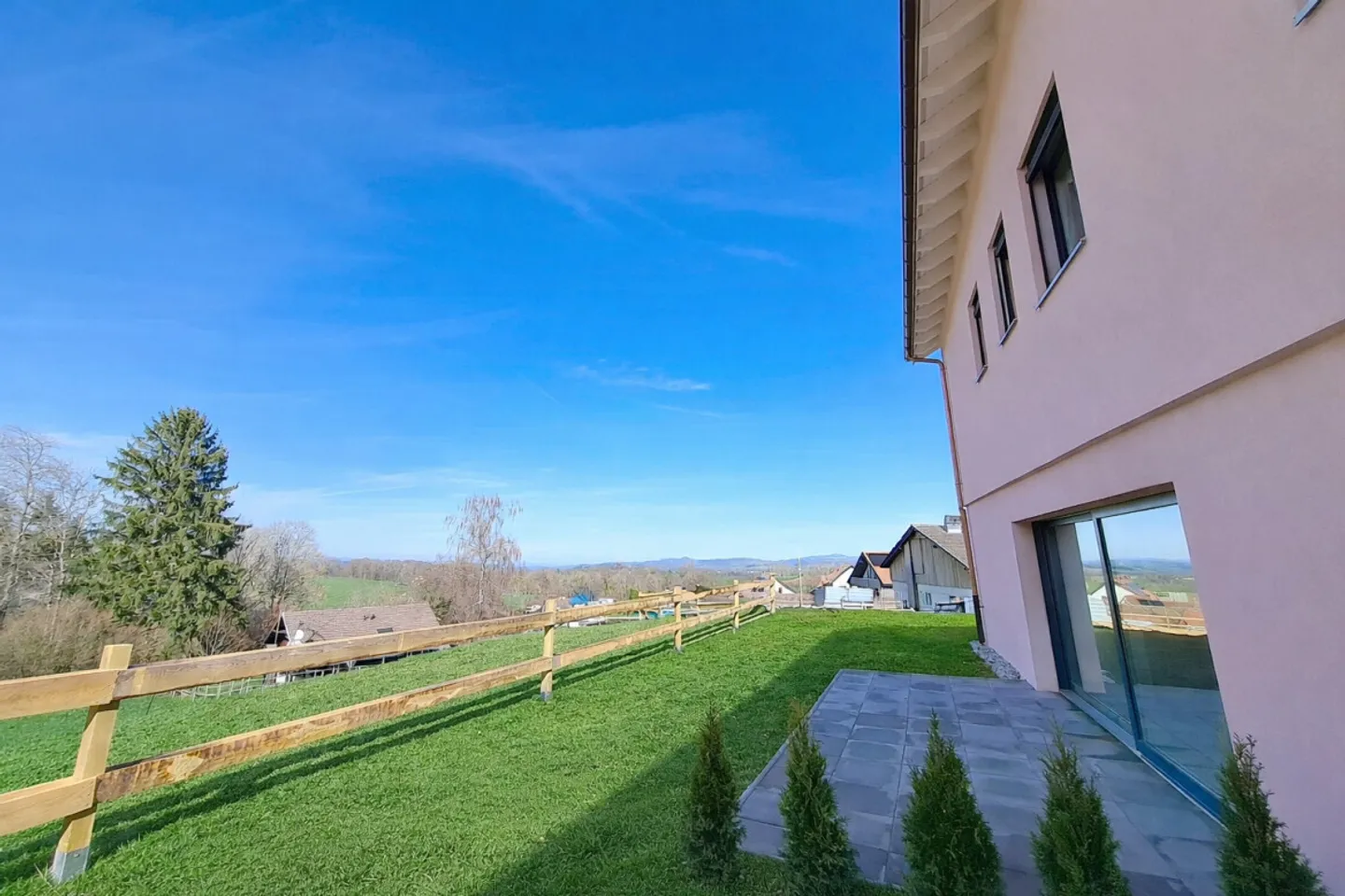 Maison Jumelée Charmante - Photo 1 sur 13