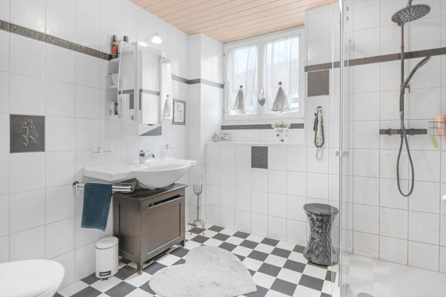 Haus mit 7,5 Zimmern - Foto 6 von 13