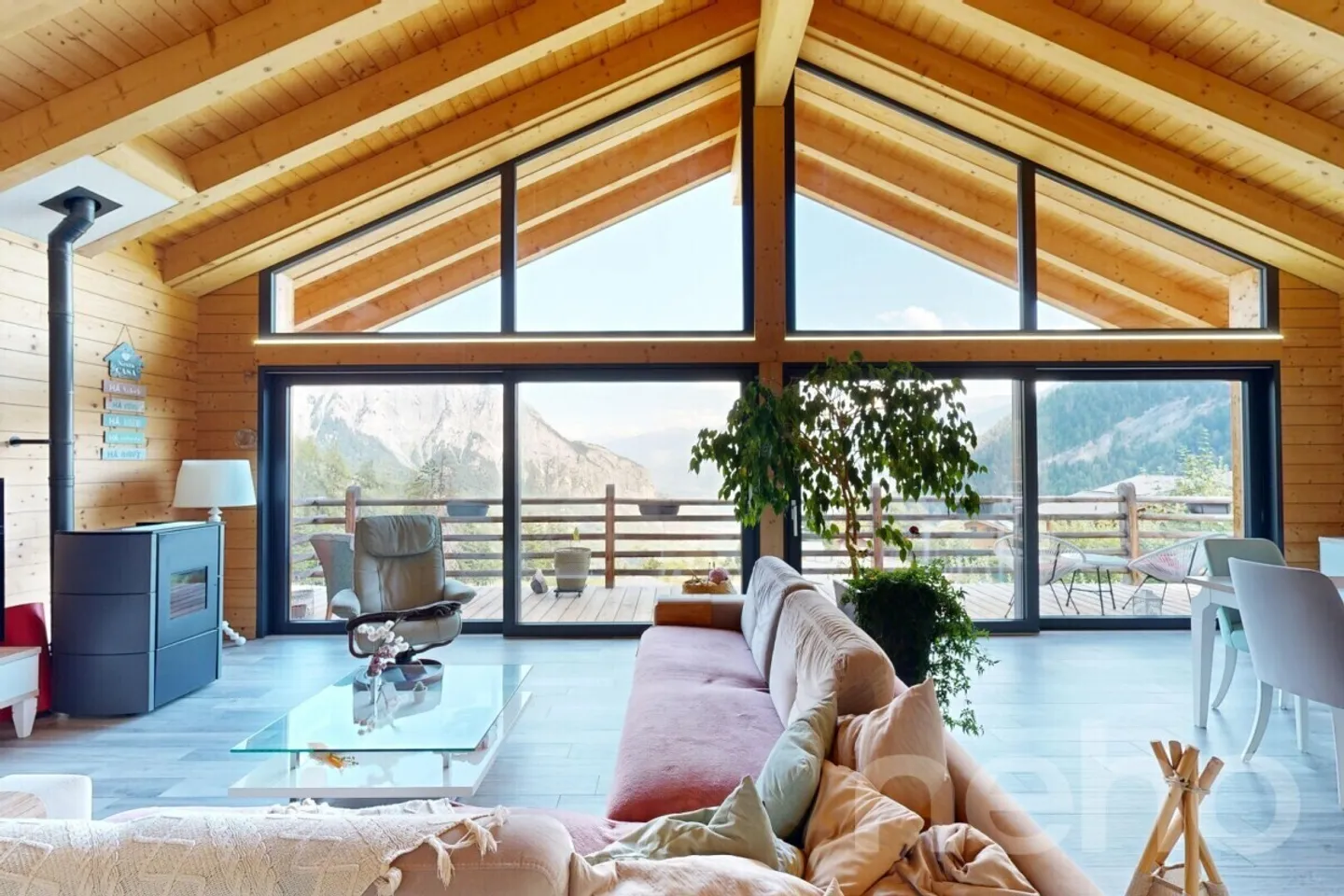 Superbo Chalet con fotovoltaico 5.5 a Mayens-de-Chamoson - Foto 2 di 12