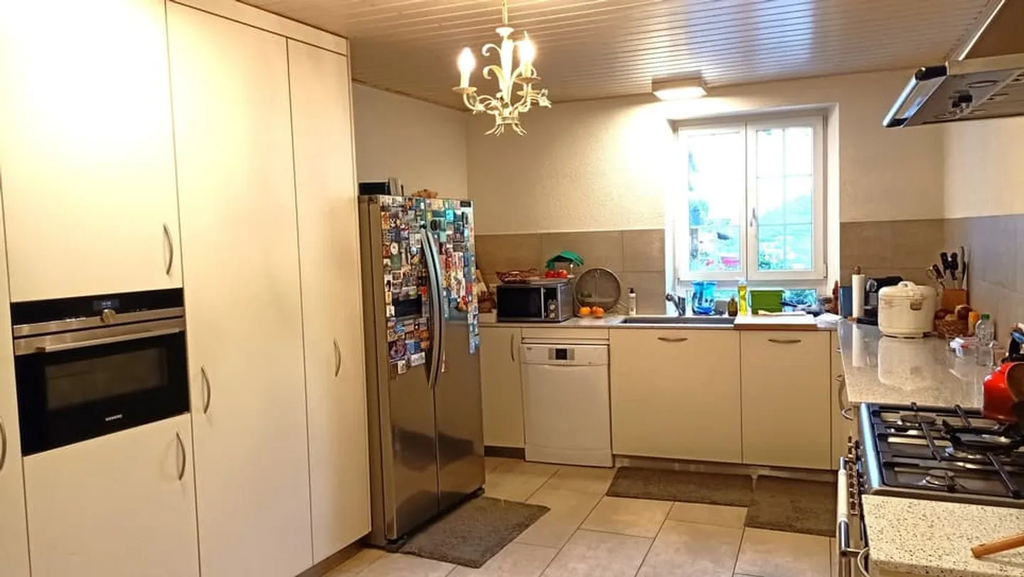 Nuovo prezzo! Spaziosa casa di villaggio con giardino e grande potenziale costruttivo - Foto 6 di 13