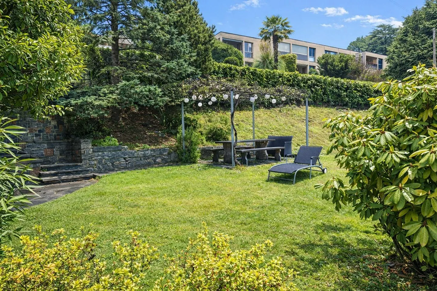 Bright apartment with lake view in Porza - Photo 6 of 11