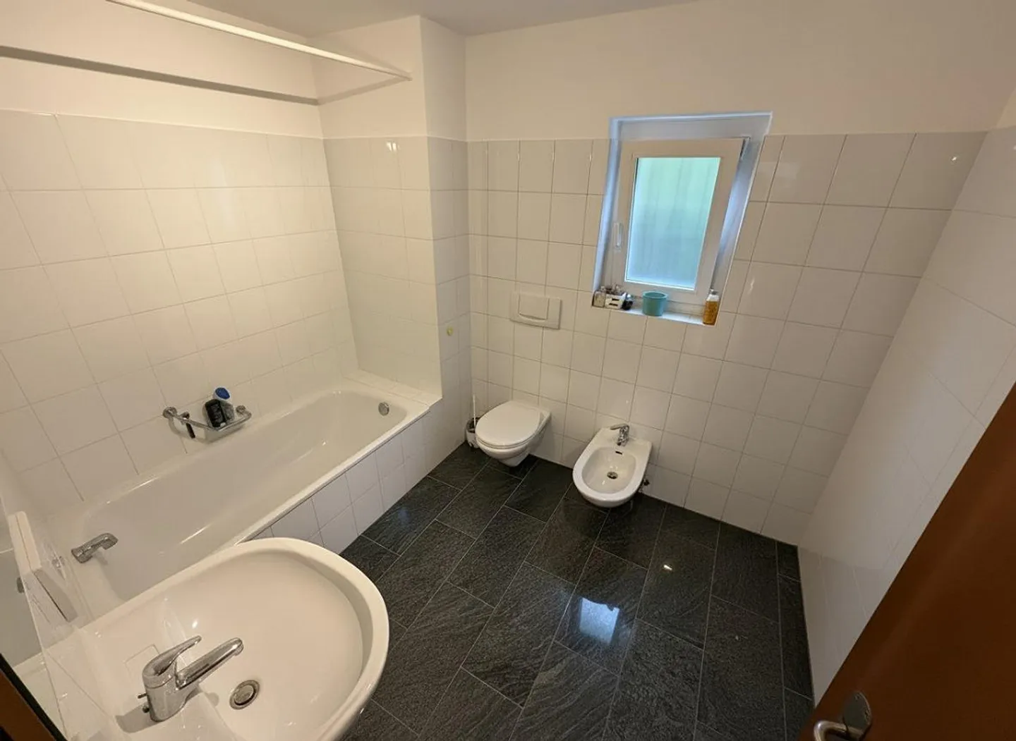 Bright apartment with lake view in Porza - Photo 8 of 11