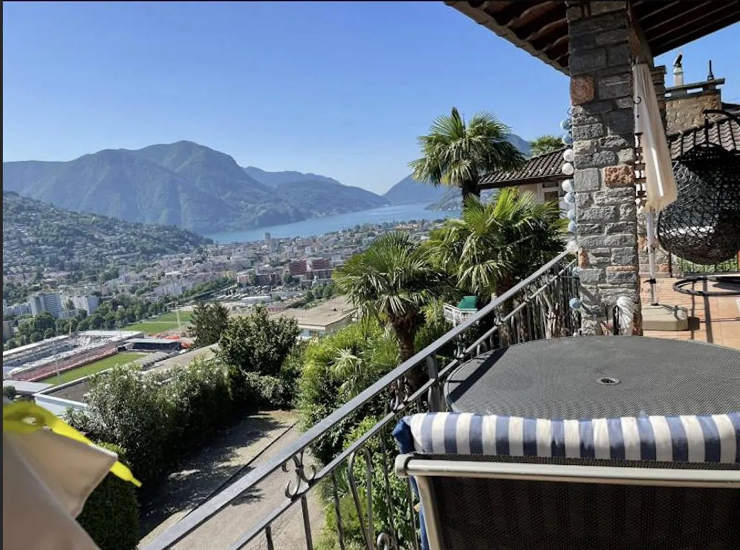 Bright apartment with lake view in Porza - Photo 10 of 11