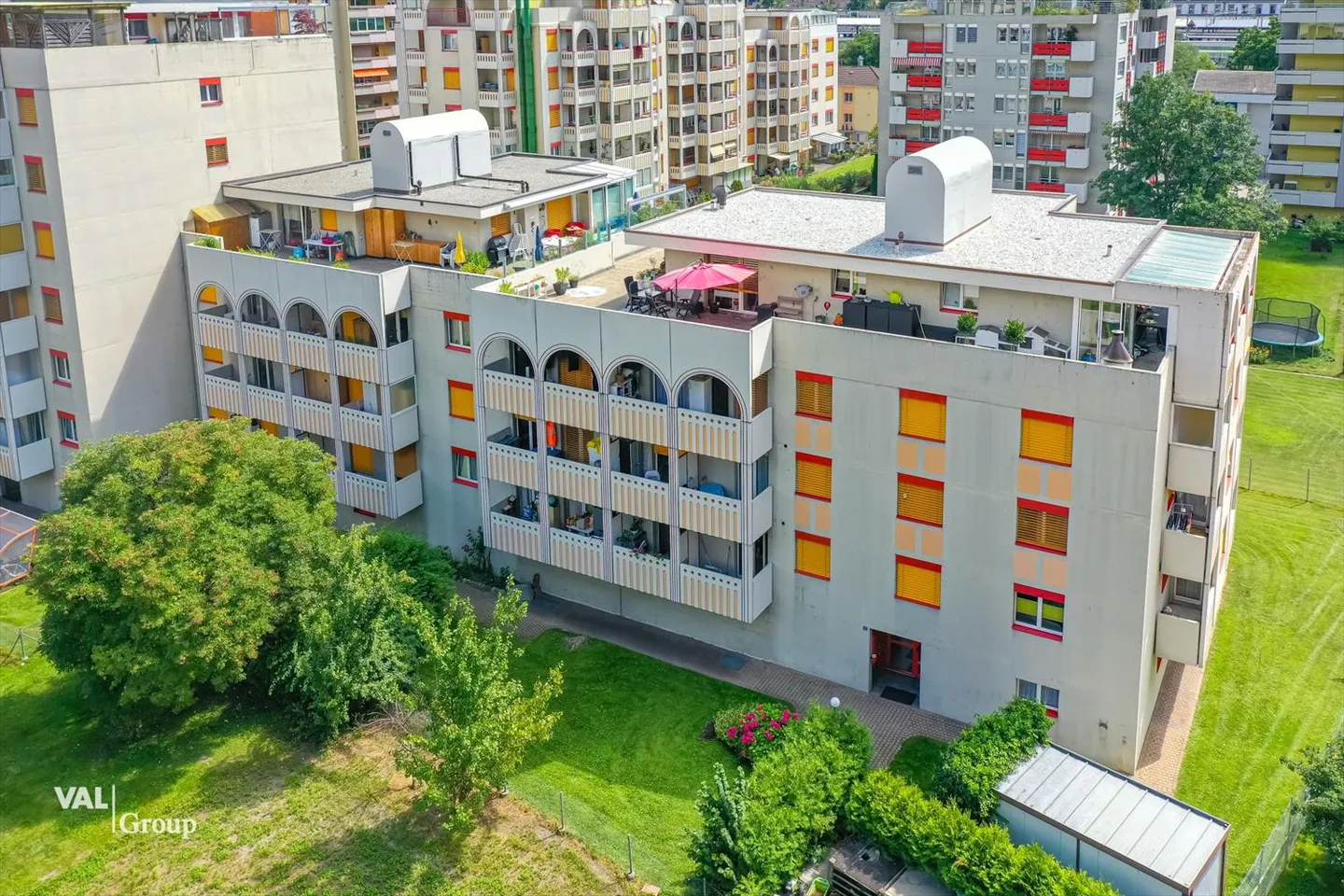 Central furnished studio with balcony for rent - Photo 8 of 10