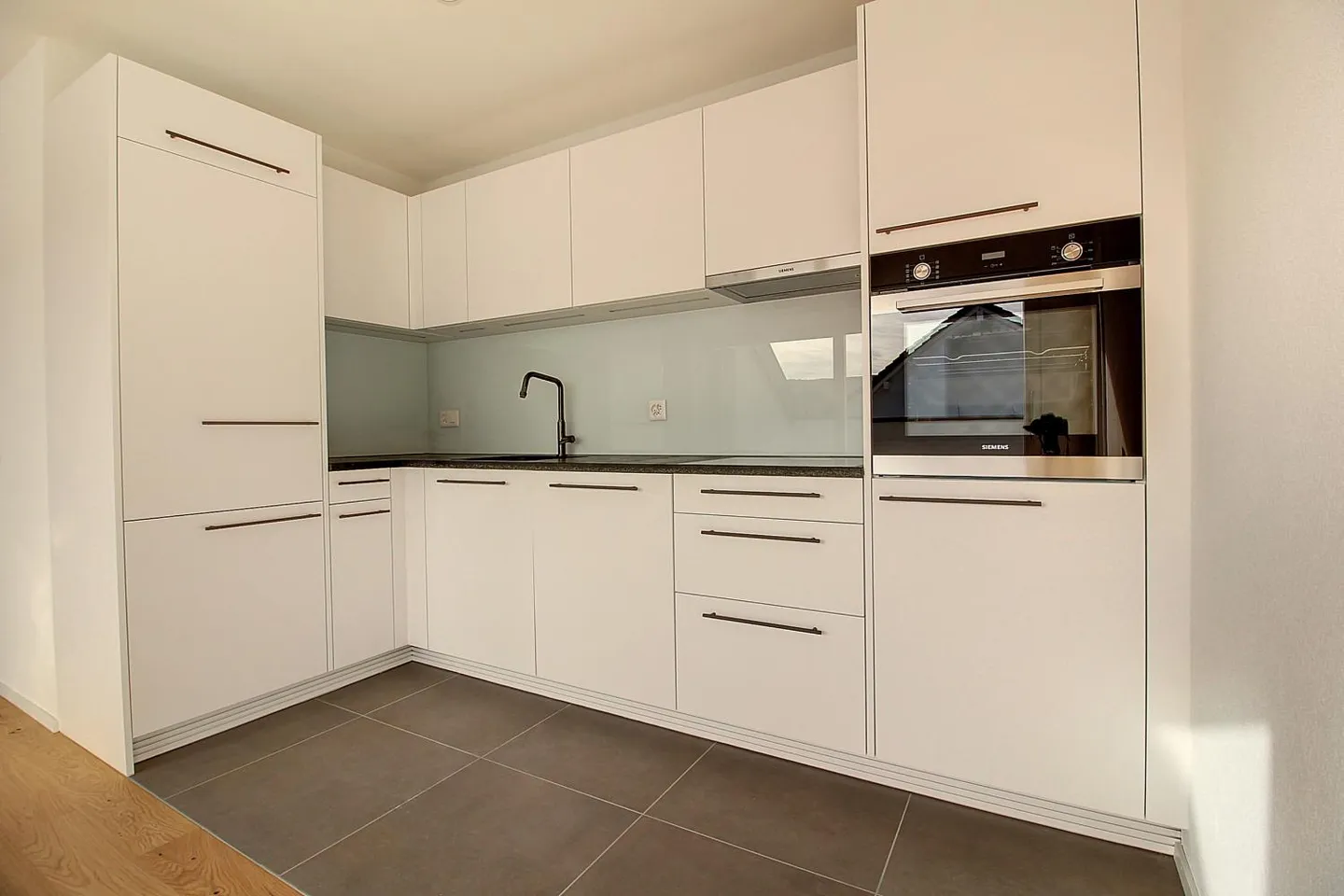 2.5 Room Apartment - Photo 1 of 9