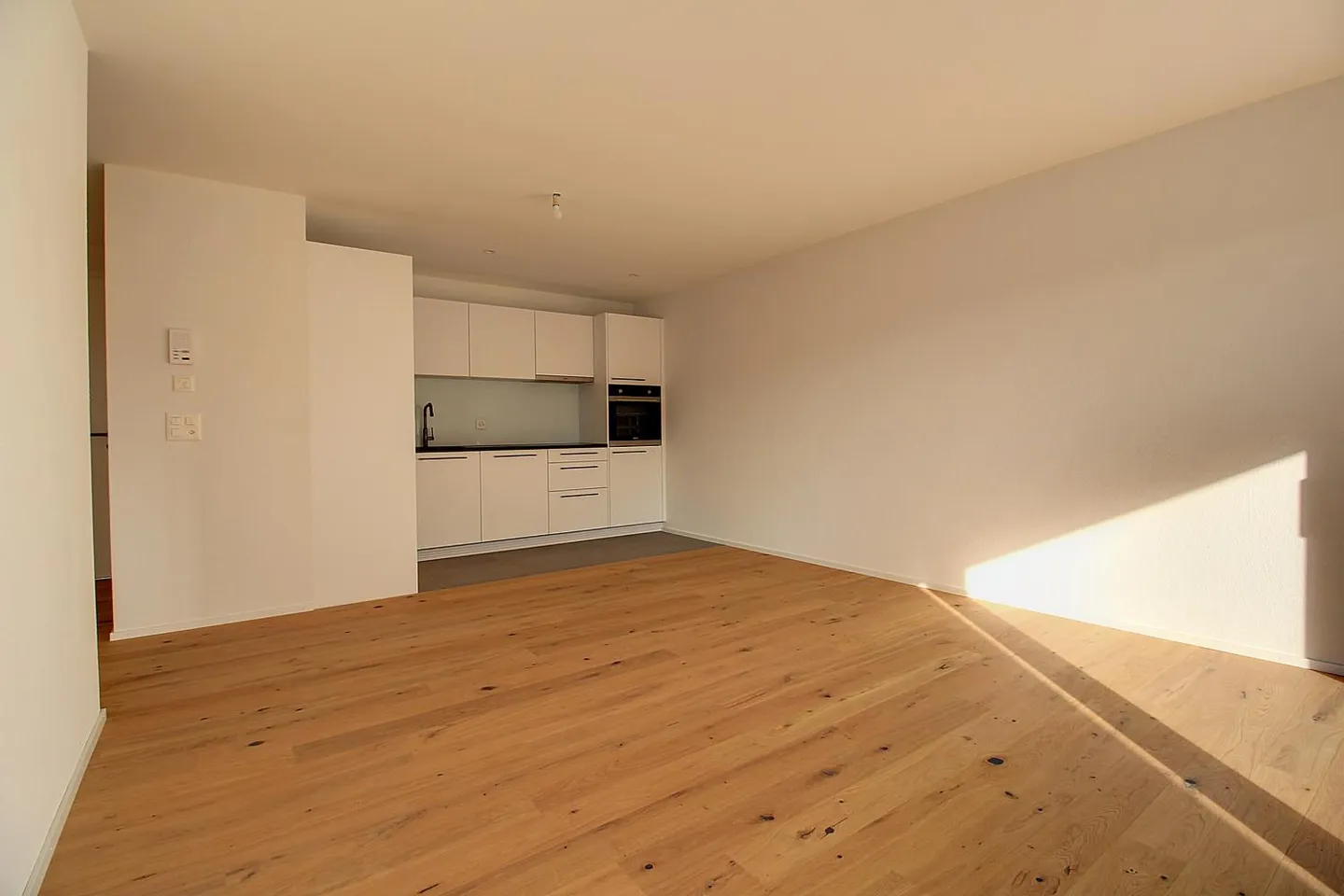 2.5 Room Apartment - Photo 3 of 9