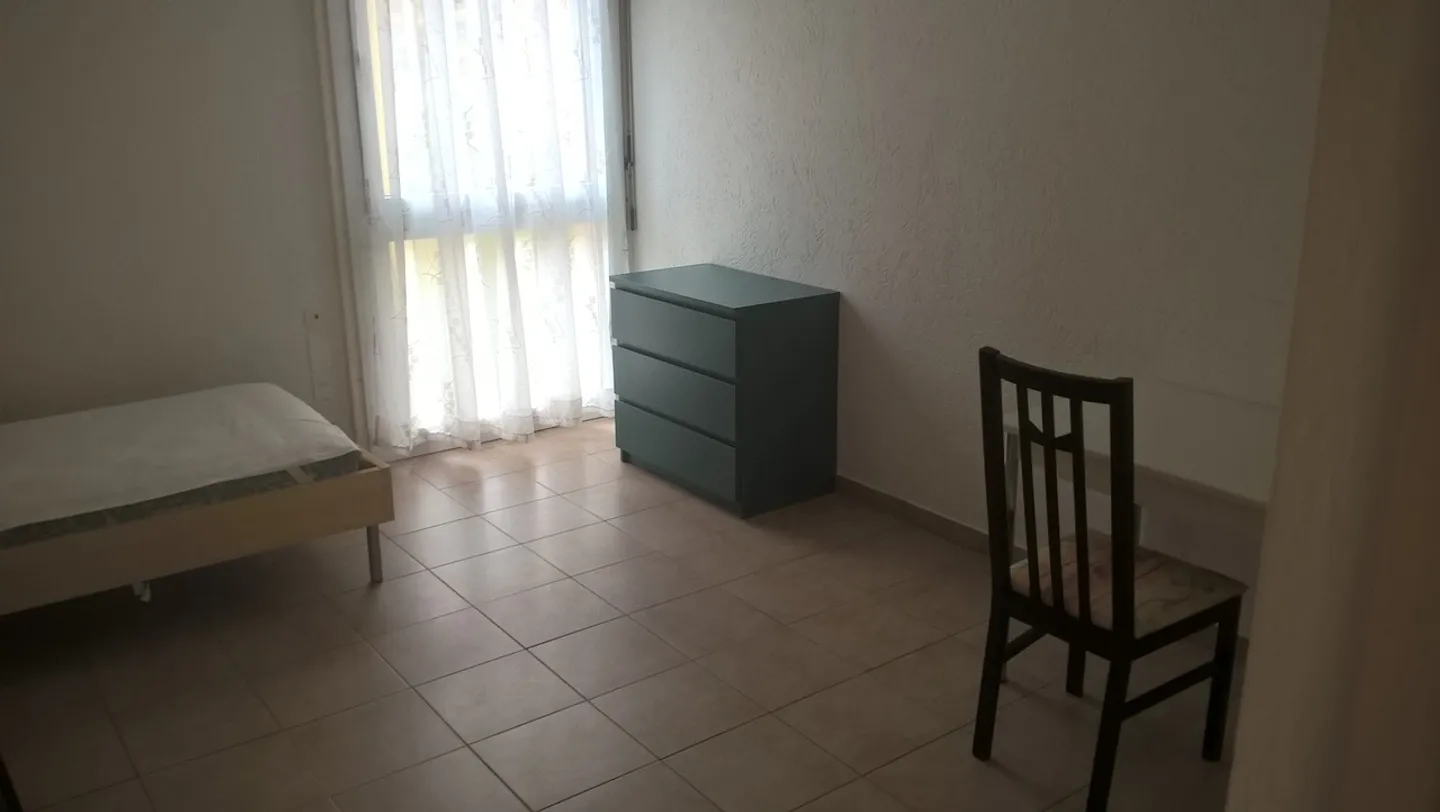 Apartment for rent - Photo 4 of 6
