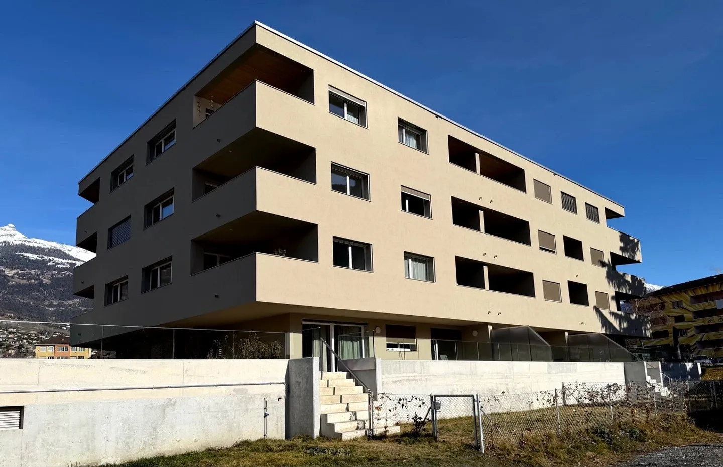 Appartamento moderno con balconi - Foto 10 di 10