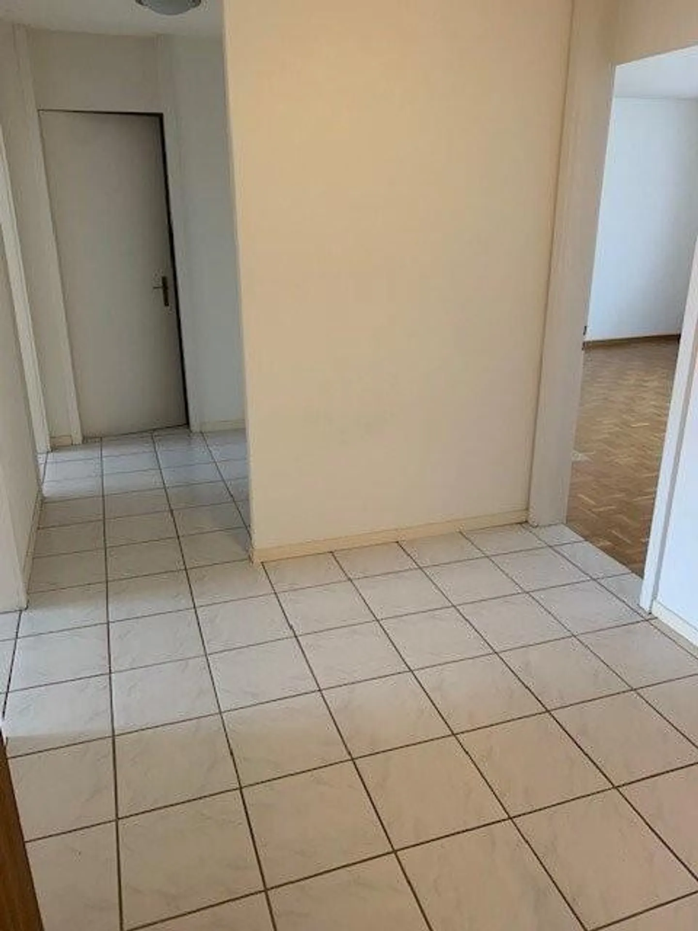 Befristete Wohnung bis 28.02.2026 in Oberrieden zu vermieten - Foto 3 von 8