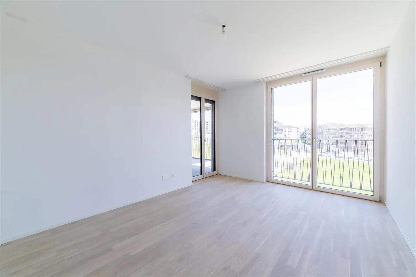 3.5 Room Apartment - Photo 2 of 7