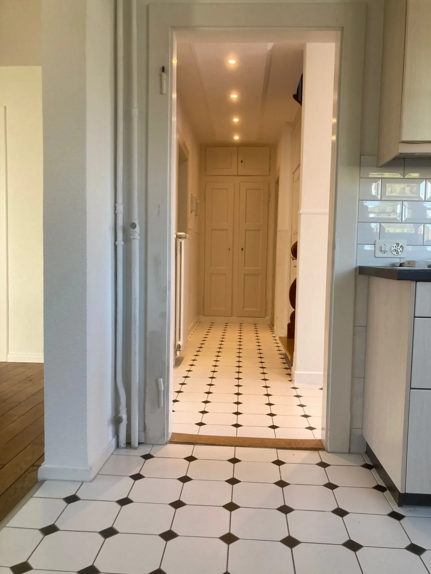 Charmante maison familiale de 6 pièces avec jardin et garage à Muttenz - Photo 1 sur 11