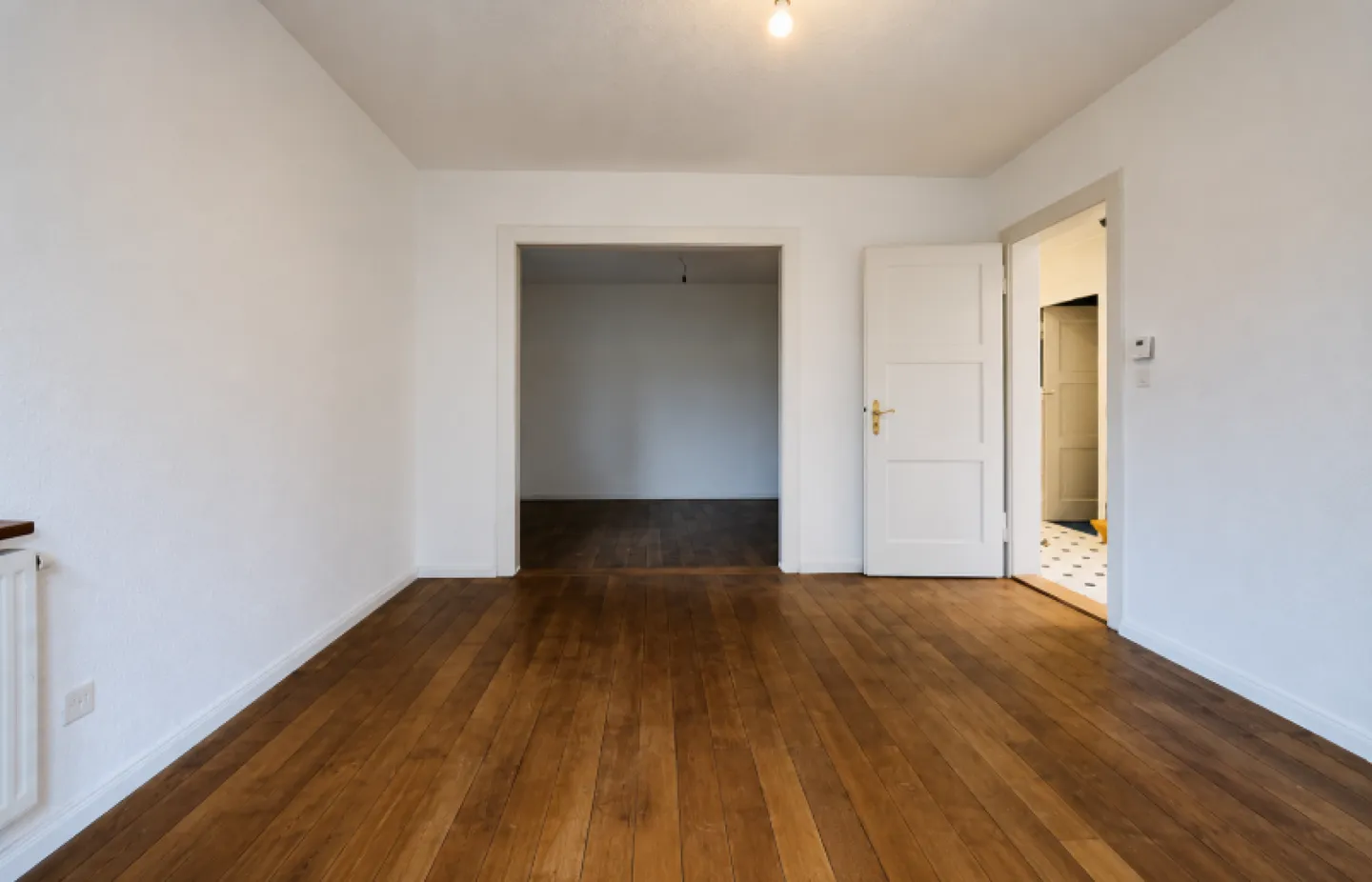 Charmante maison familiale de 6 pièces avec jardin et garage à Muttenz - Photo 3 sur 11