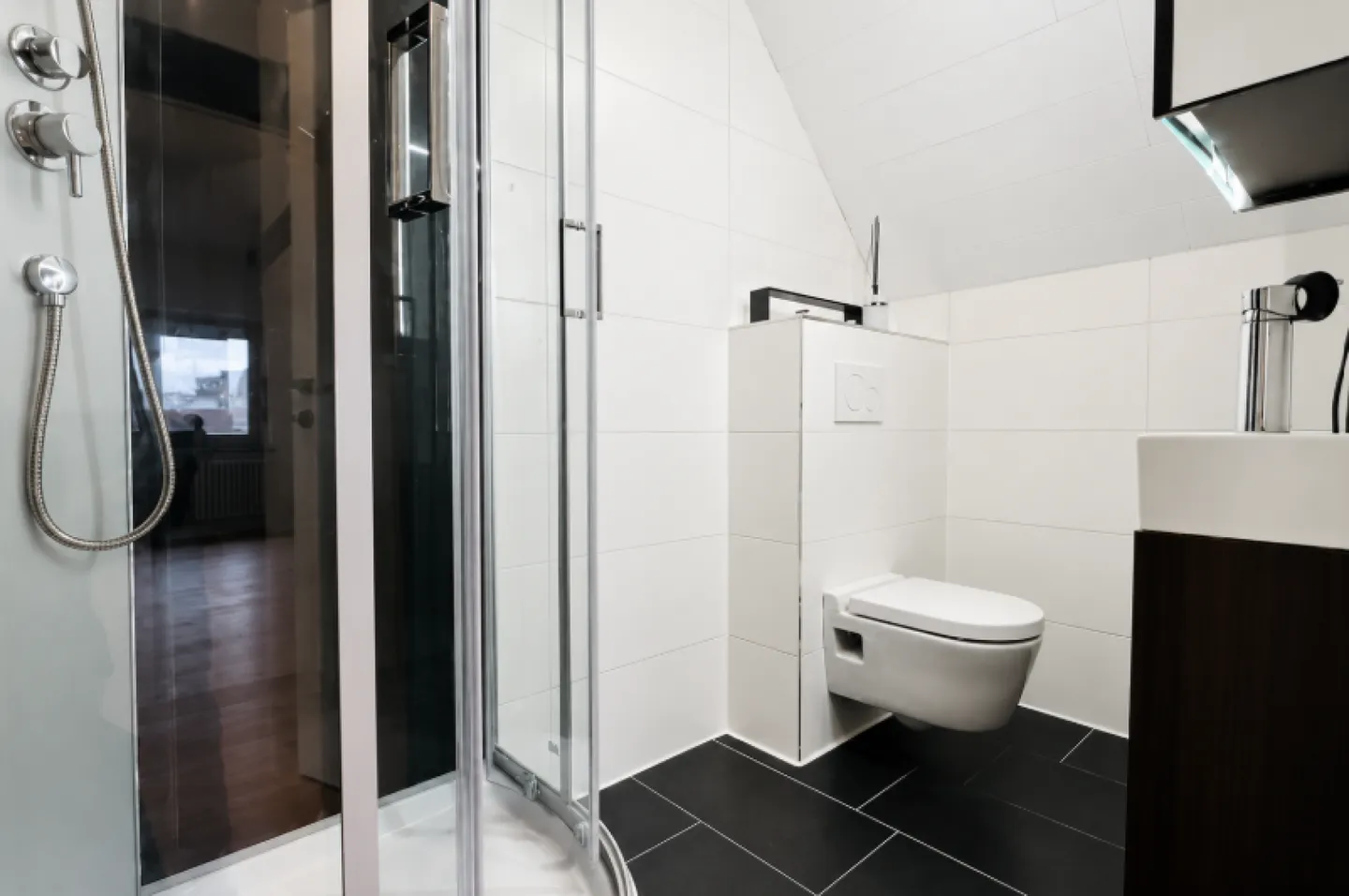 Charmante maison familiale de 6 pièces avec jardin et garage à Muttenz - Photo 8 sur 11