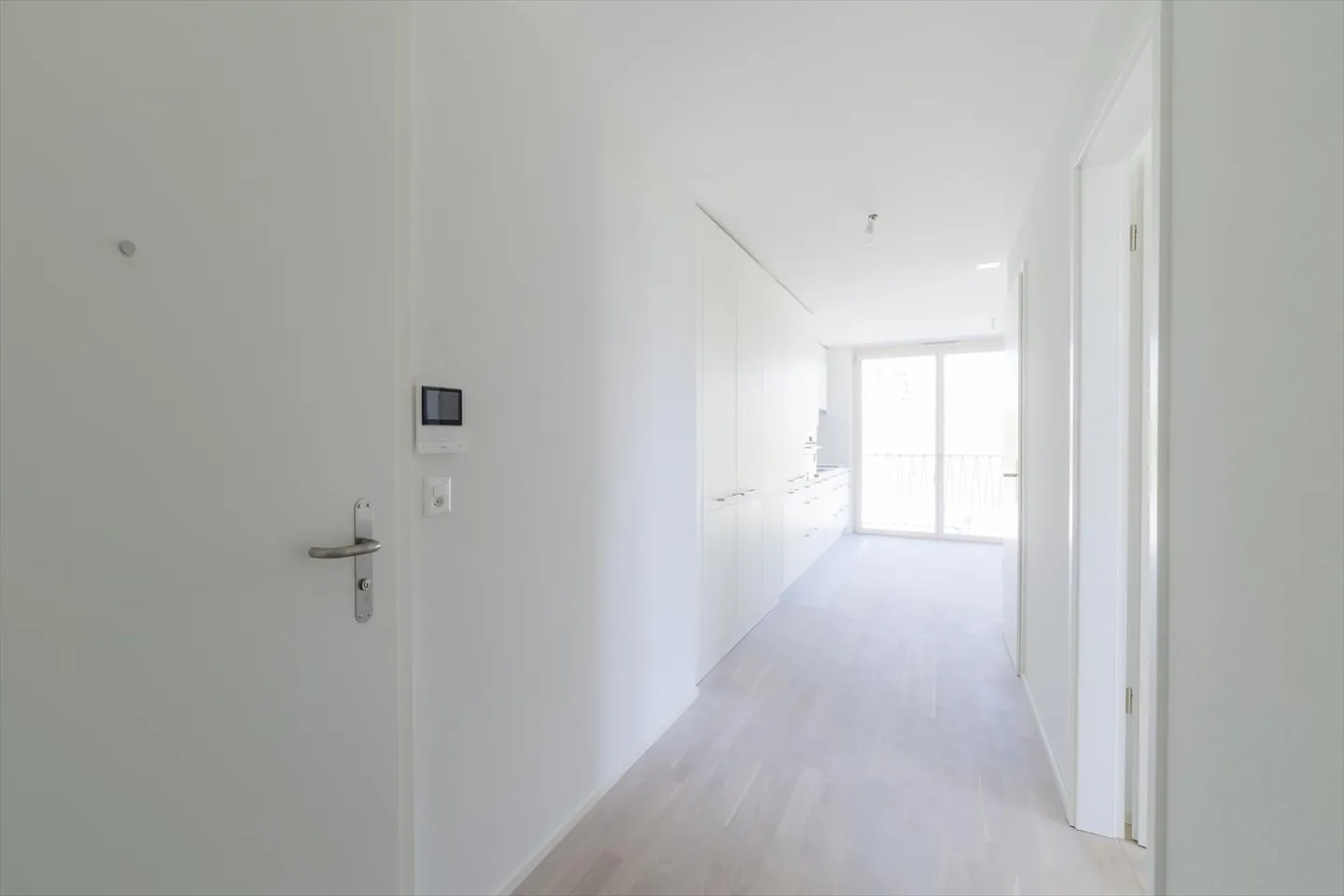 3.5 Room Apartment - Photo 4 of 7