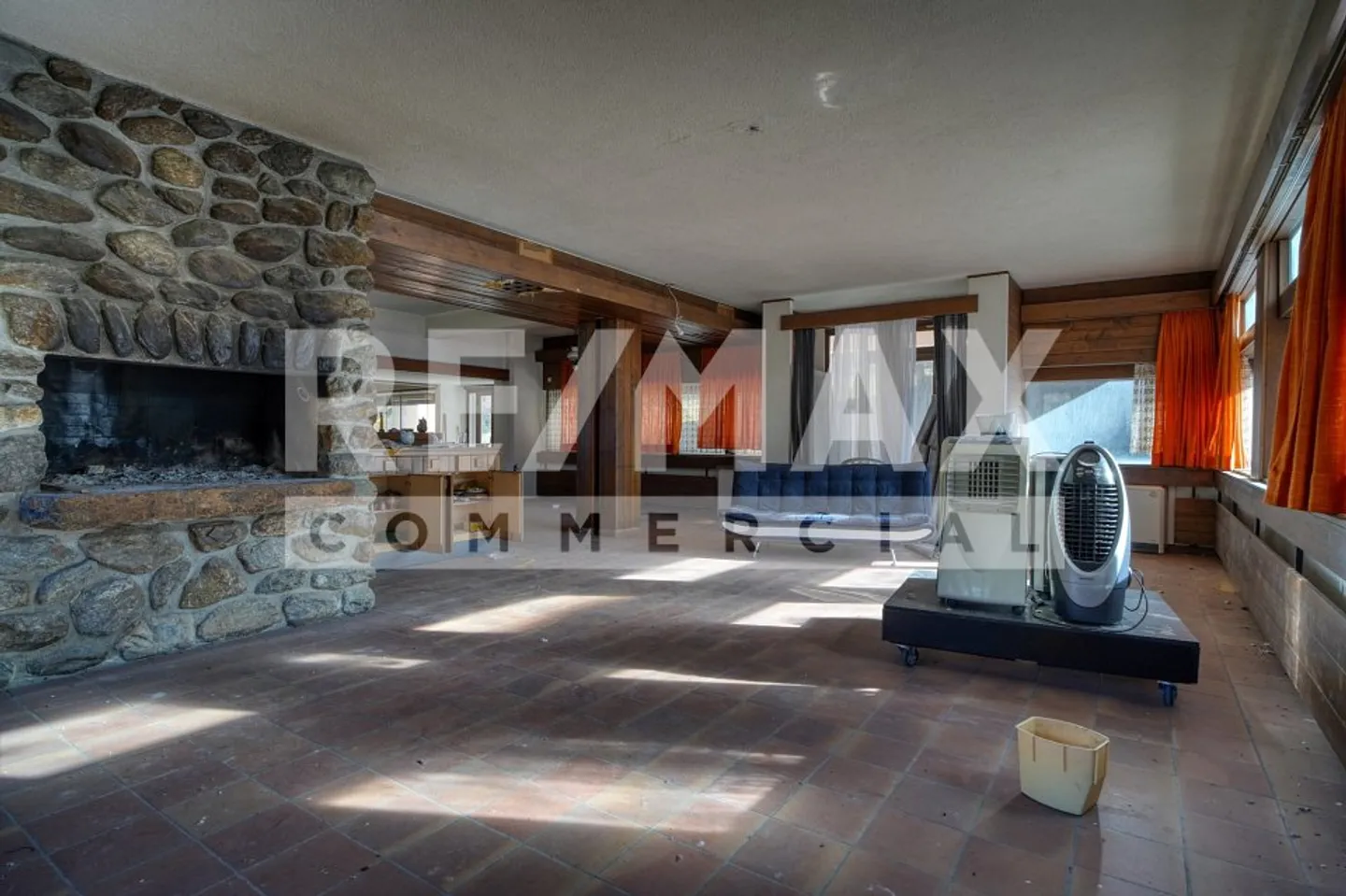 Immeuble mixte avec restaurant - Photo 1 sur 8