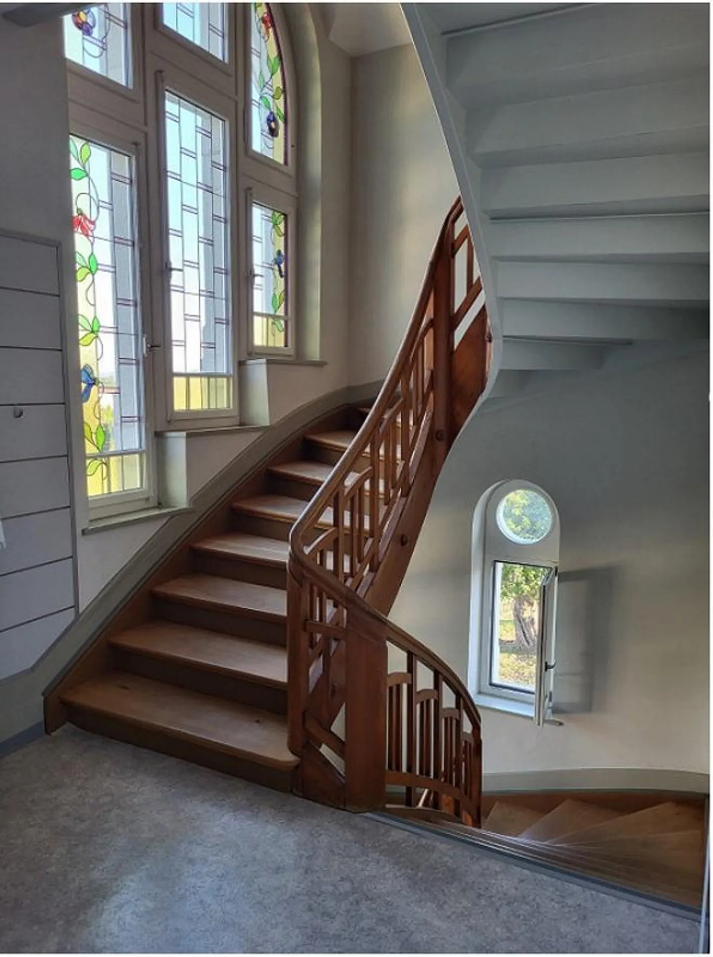 Appartamento in stile Liberty di 4,5 stanze con 2 balconi ad Arnegg - Foto 4 di 12