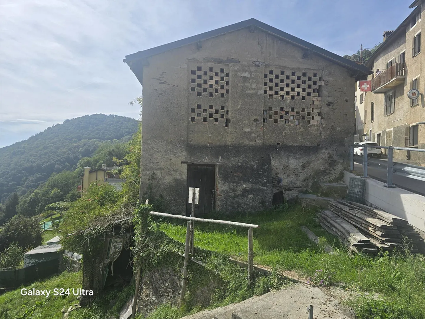 BUILDABLE LAND WITH RUSTIC LAKE VIEW IN CADEMARIO - Photo 4 of 9