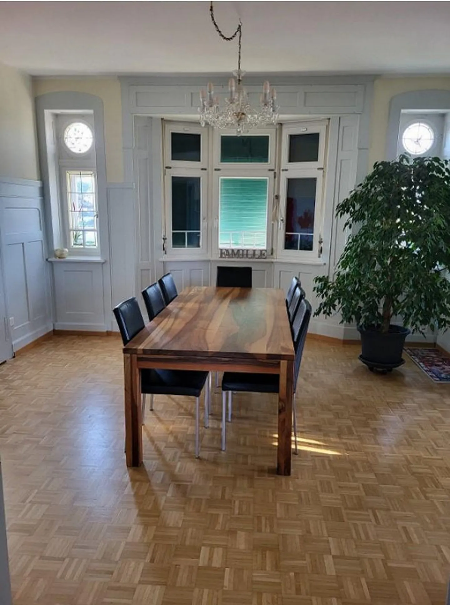 Appartamento in stile Liberty di 4,5 stanze con 2 balconi ad Arnegg - Foto 8 di 12