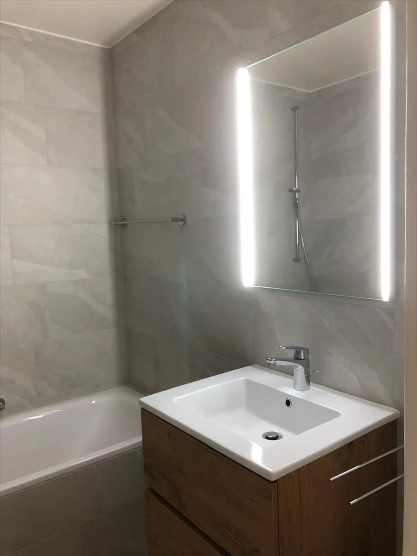 Appartement Charmant à Villars - Photo 4 sur 7