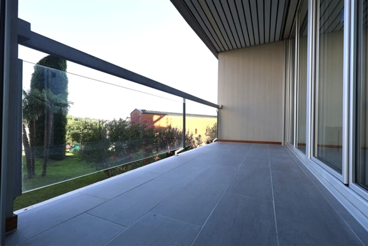 JUSQU'À 3 MOIS GRATUITS – Appartement rénové de 3,5 pièces à Coldrerio - Photo 9 sur 11