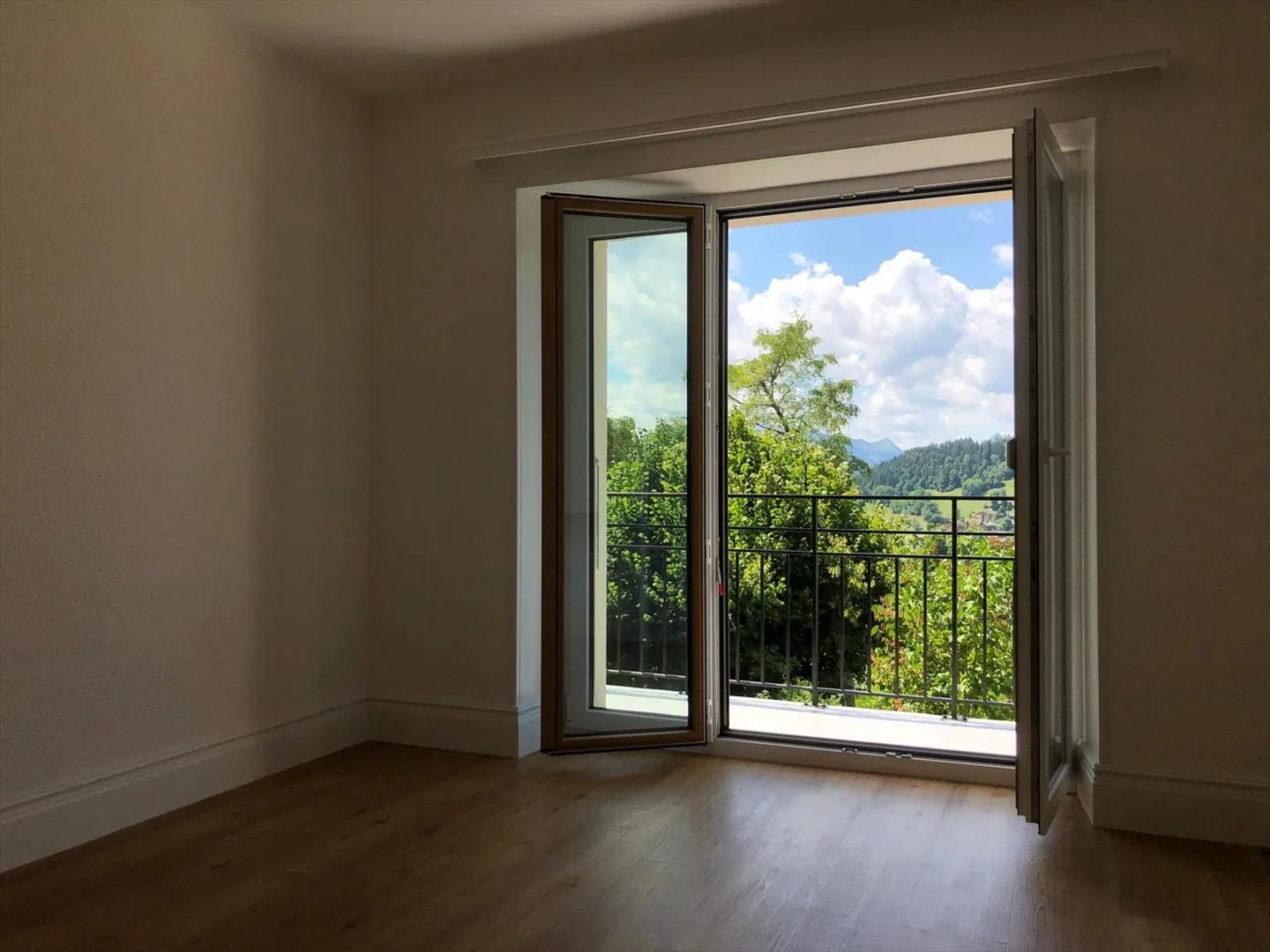 Appartement Charmant à Villars - Photo 3 sur 7