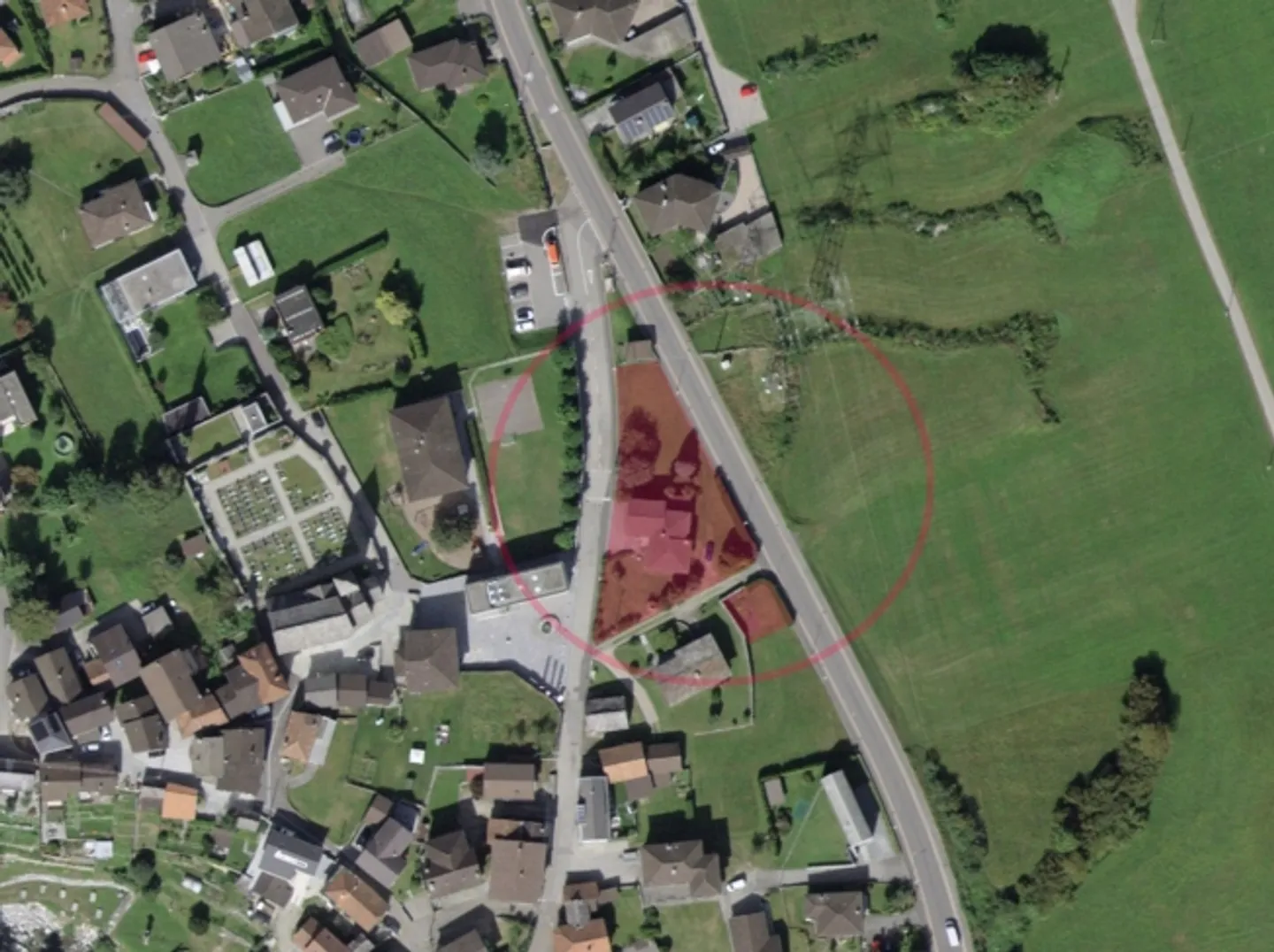 House for Sale in the Municipality of Iragna with approximately 1570 sqm of garden - Photo 7 of 8