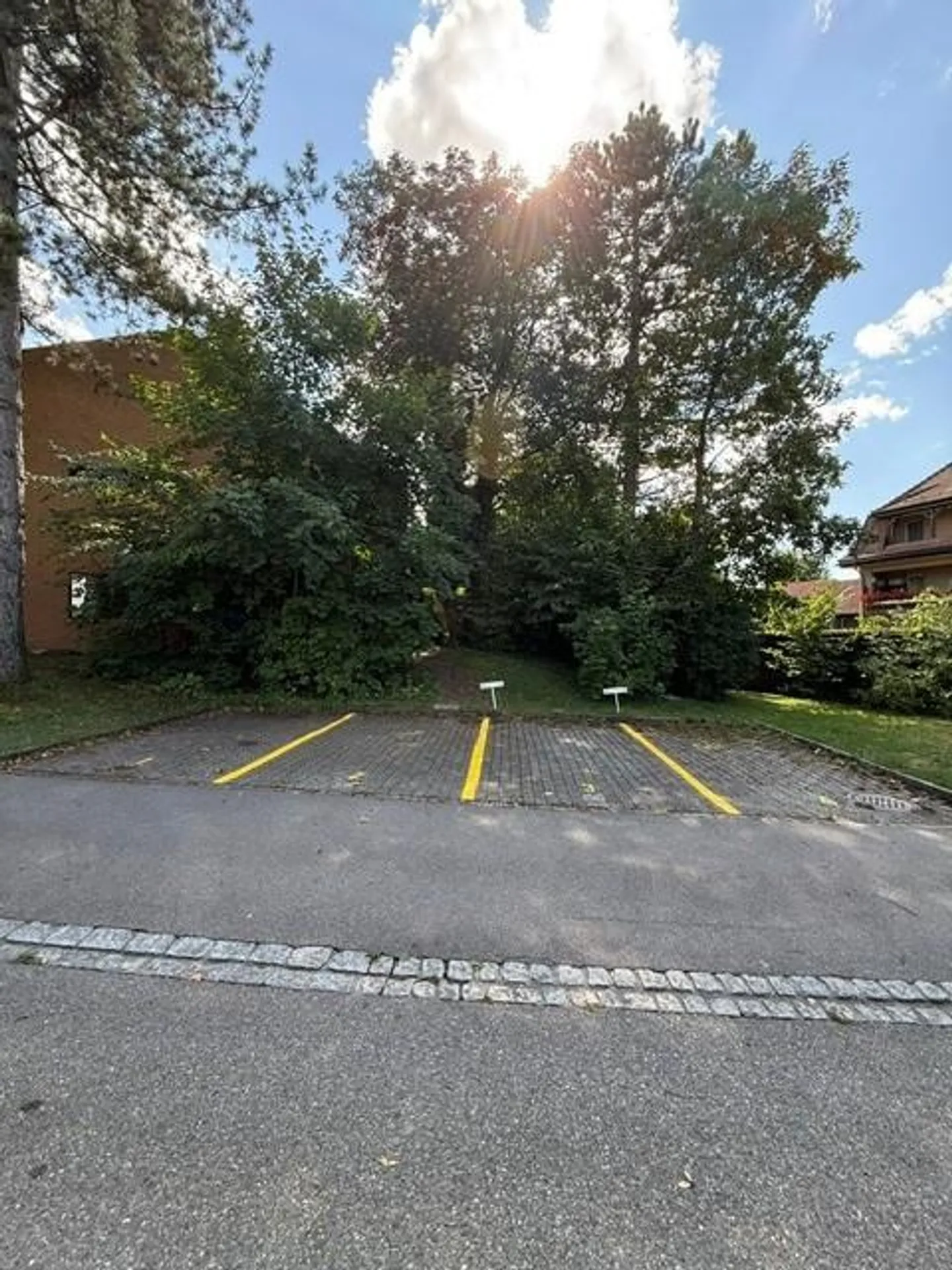 Aussenparkplatz in Dietlikon - Foto 2 von 3