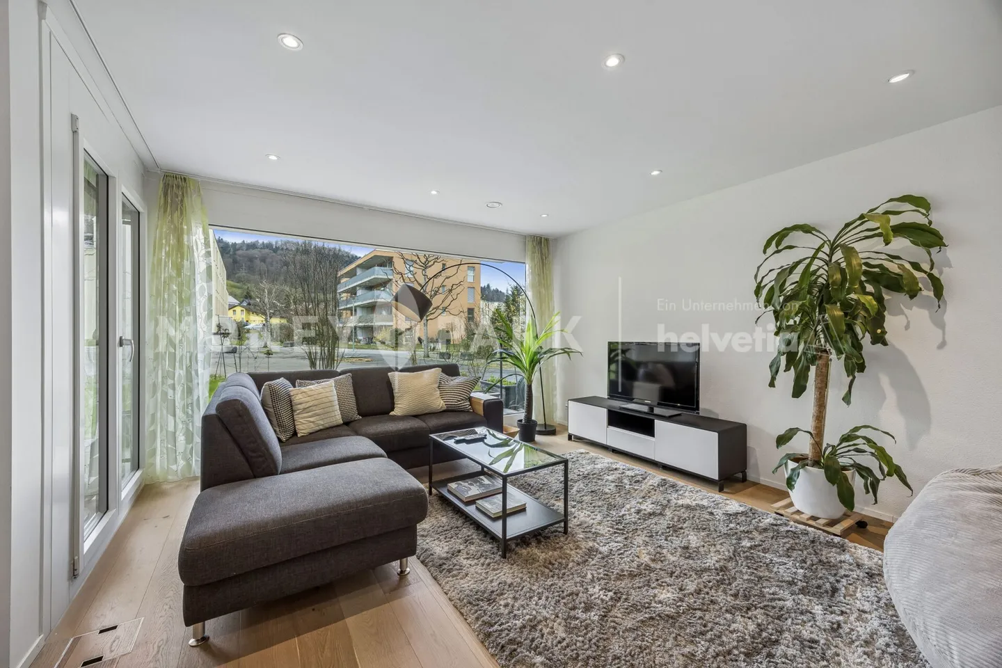 Modern 4.5-Room Garden Apartment - Photo 4 of 11