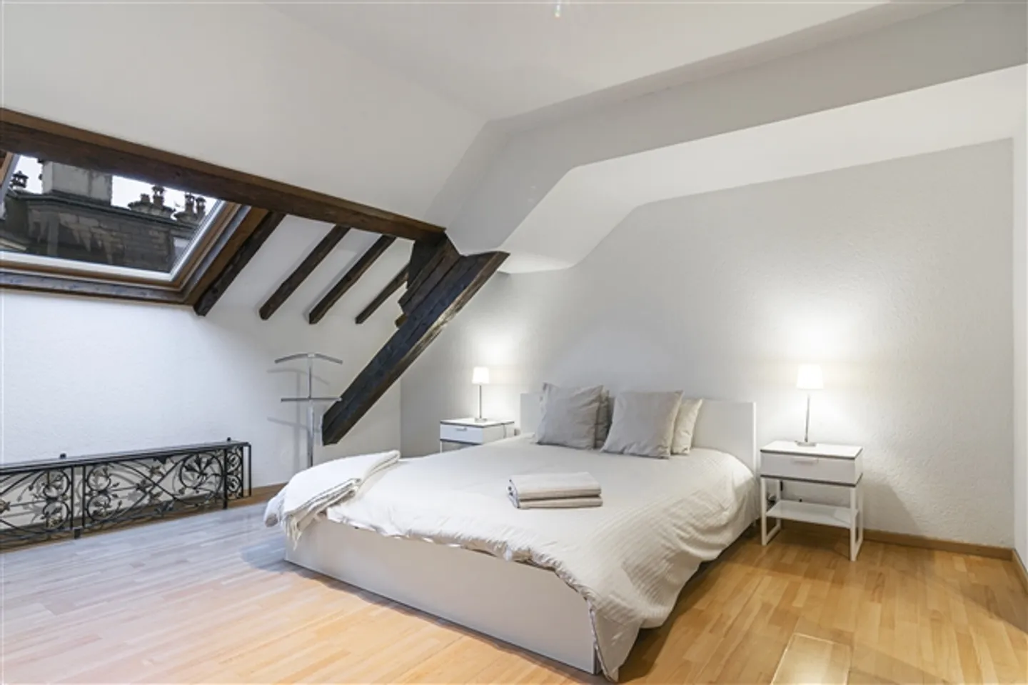 Charming High-Floor Apartment - Photo 8 of 15