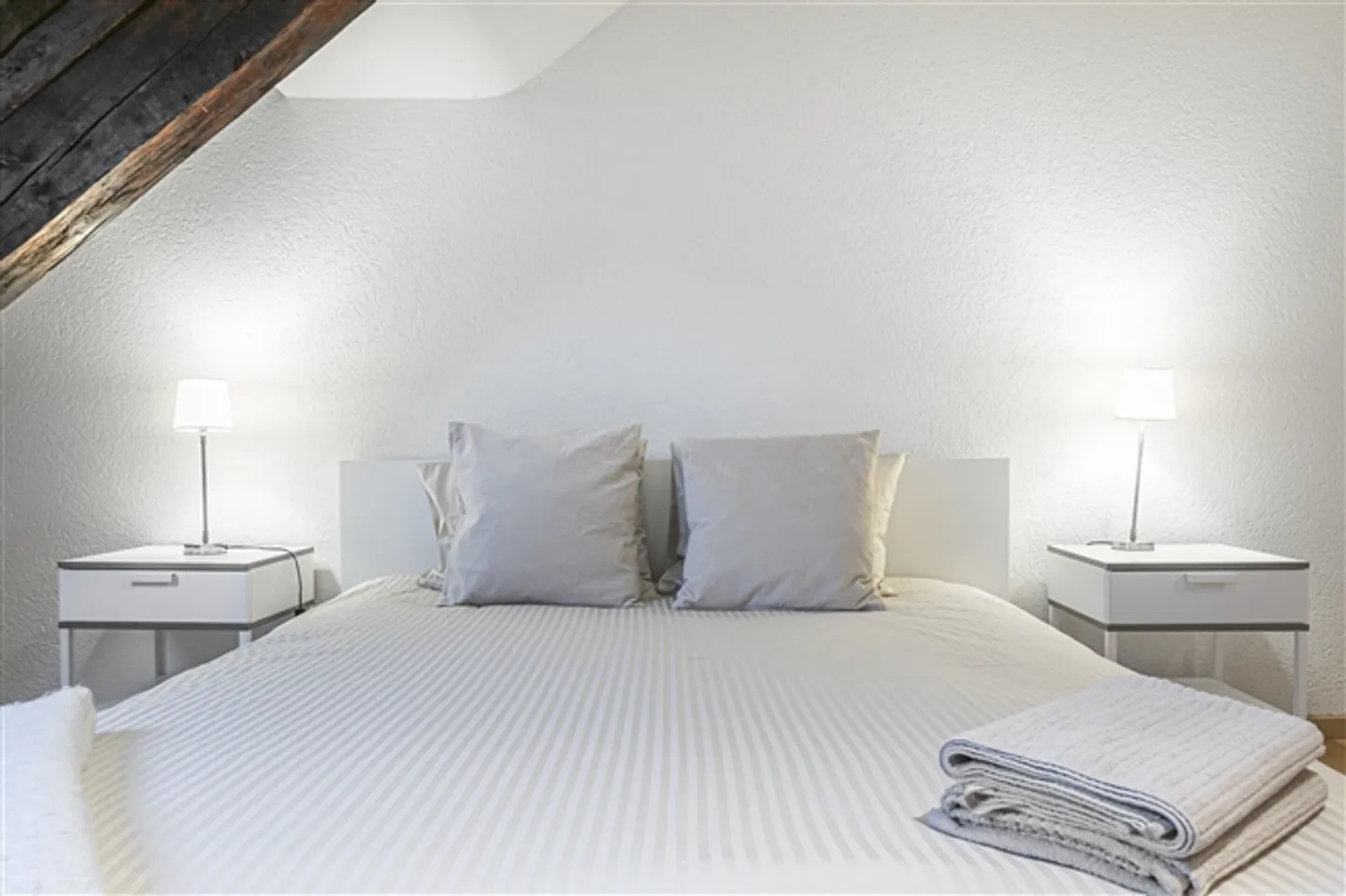 Charming High-Floor Apartment - Photo 9 of 15