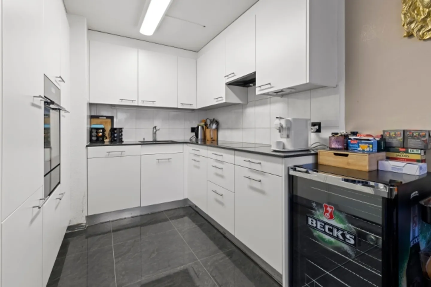 Appartement chic 3½ pièces dans un emplacement très calme et proche de la ville - Photo 4 sur 12