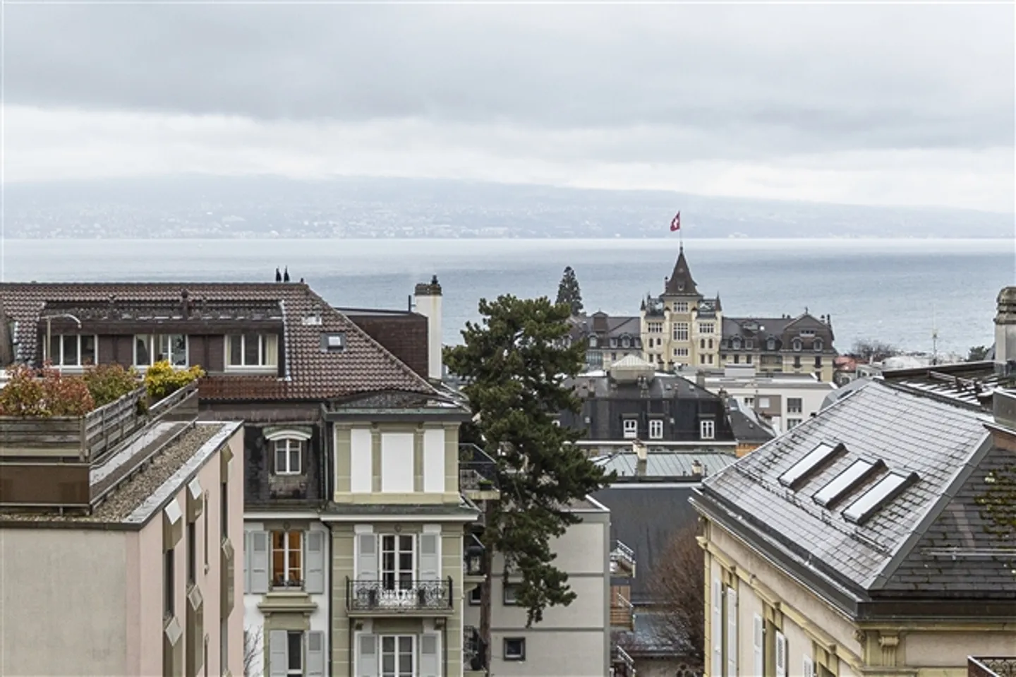 Charming High-Floor Apartment - Photo 14 of 15