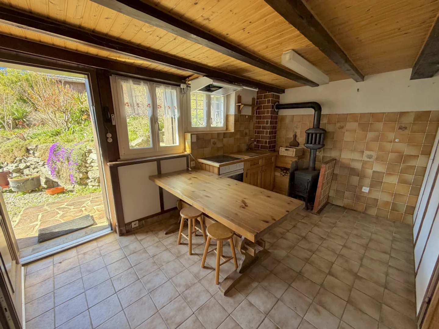 Charming semi-detached chalet with exceptional view in Ravoire, 5 minutes from Martigny - Photo 5 of 13