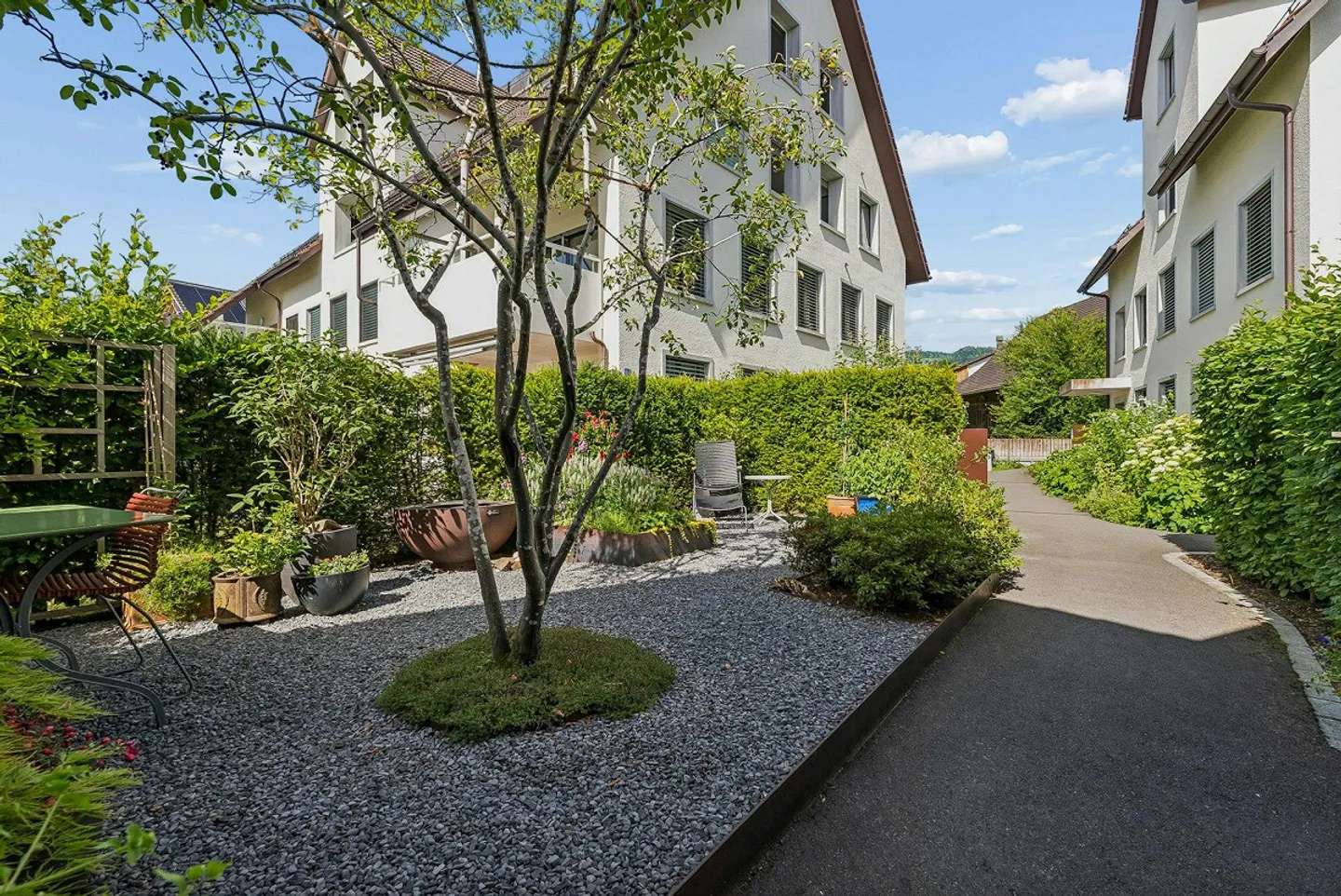 As good as new 5-room middle-Flarzhaus with garden seating area - Photo 3 of 13