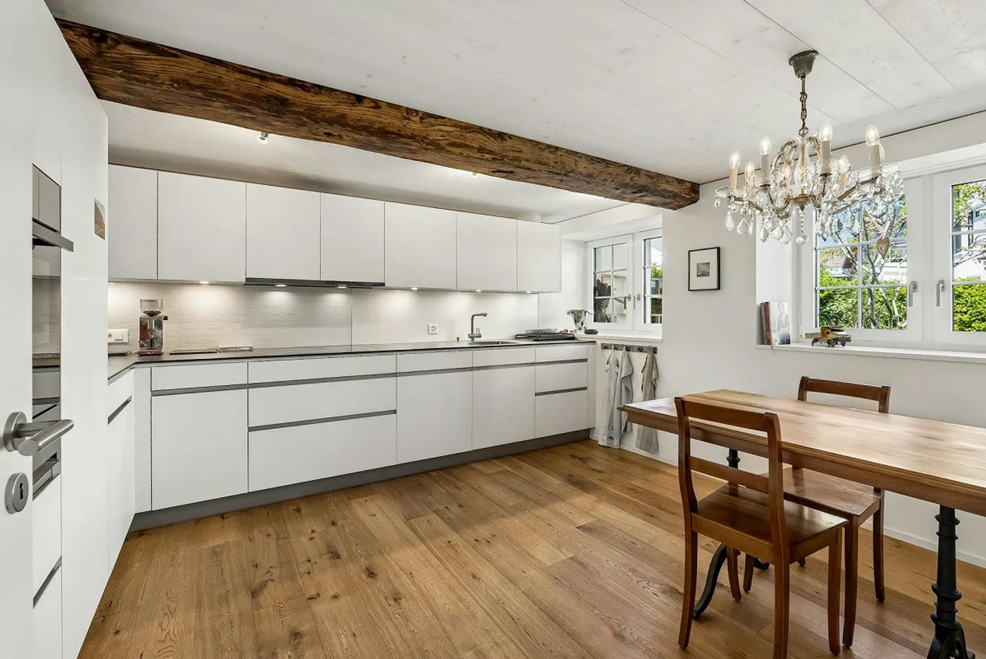 As good as new 5-room middle-Flarzhaus with garden seating area - Photo 4 of 13