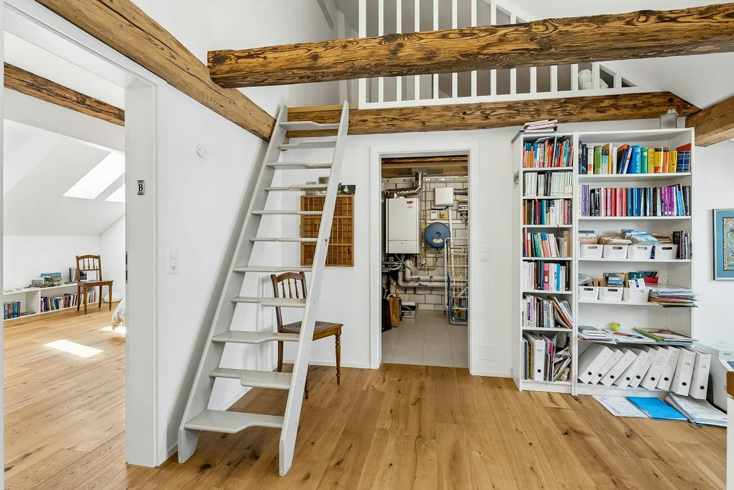 As good as new 5-room middle-Flarzhaus with garden seating area - Photo 9 of 13