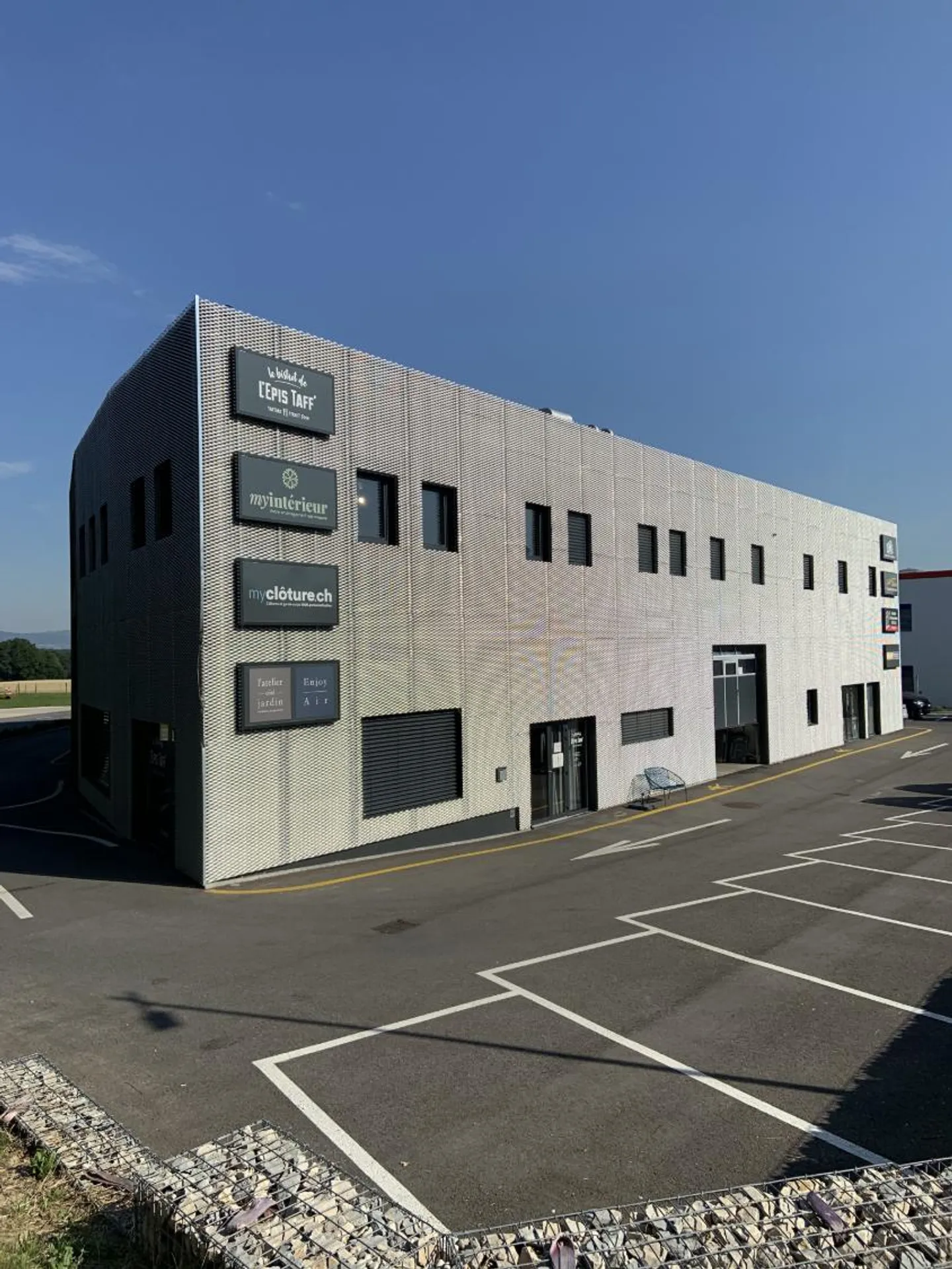 Espace industriel avec bureau - Photo 1 sur 2