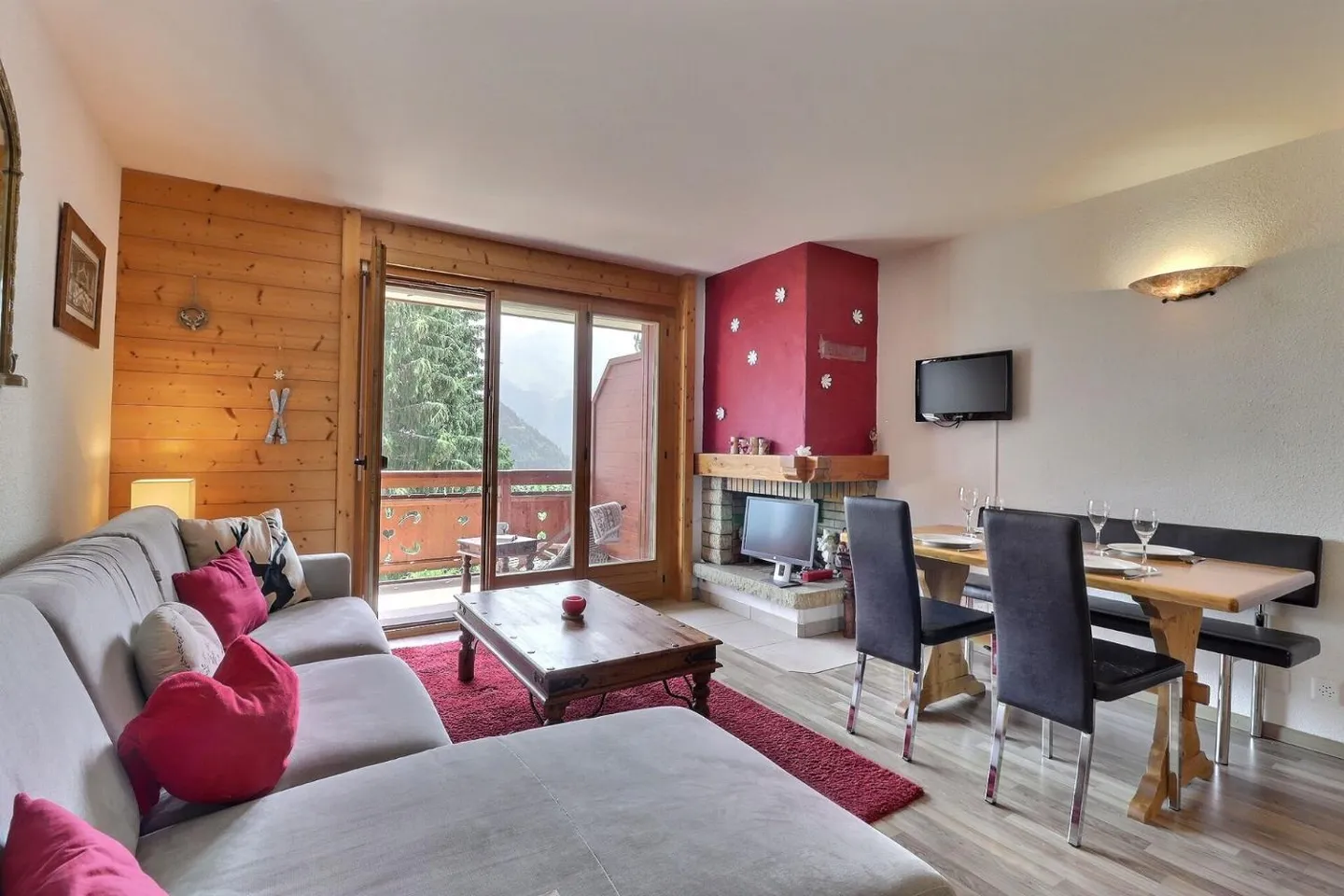 Charmante Wohnung mit Balkon - Foto 2 von 13