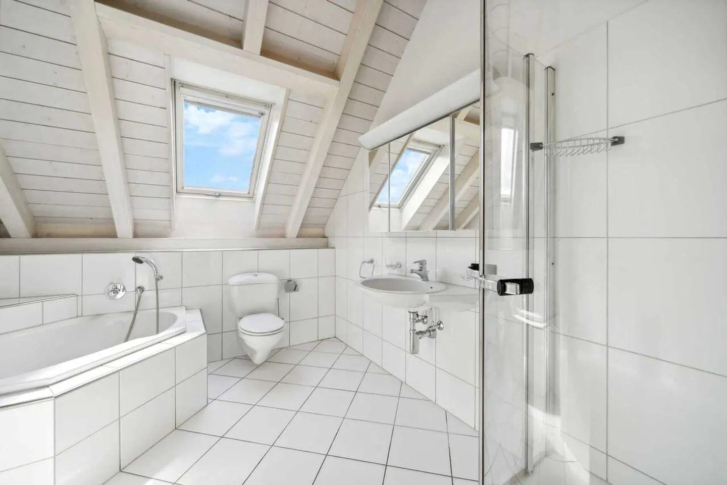 Maisonette luminosa e spaziosa - Foto 7 di 12