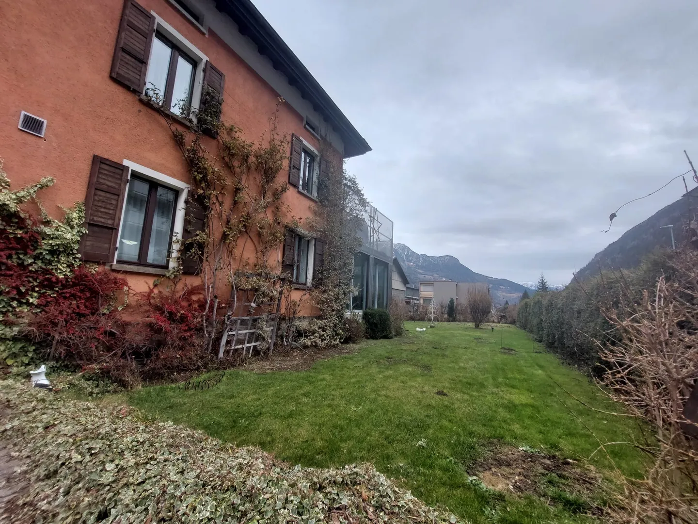 Ampia casa unifamiliare con 7,5 camere e vista sulle montagne a Piotta - Foto 2 di 6
