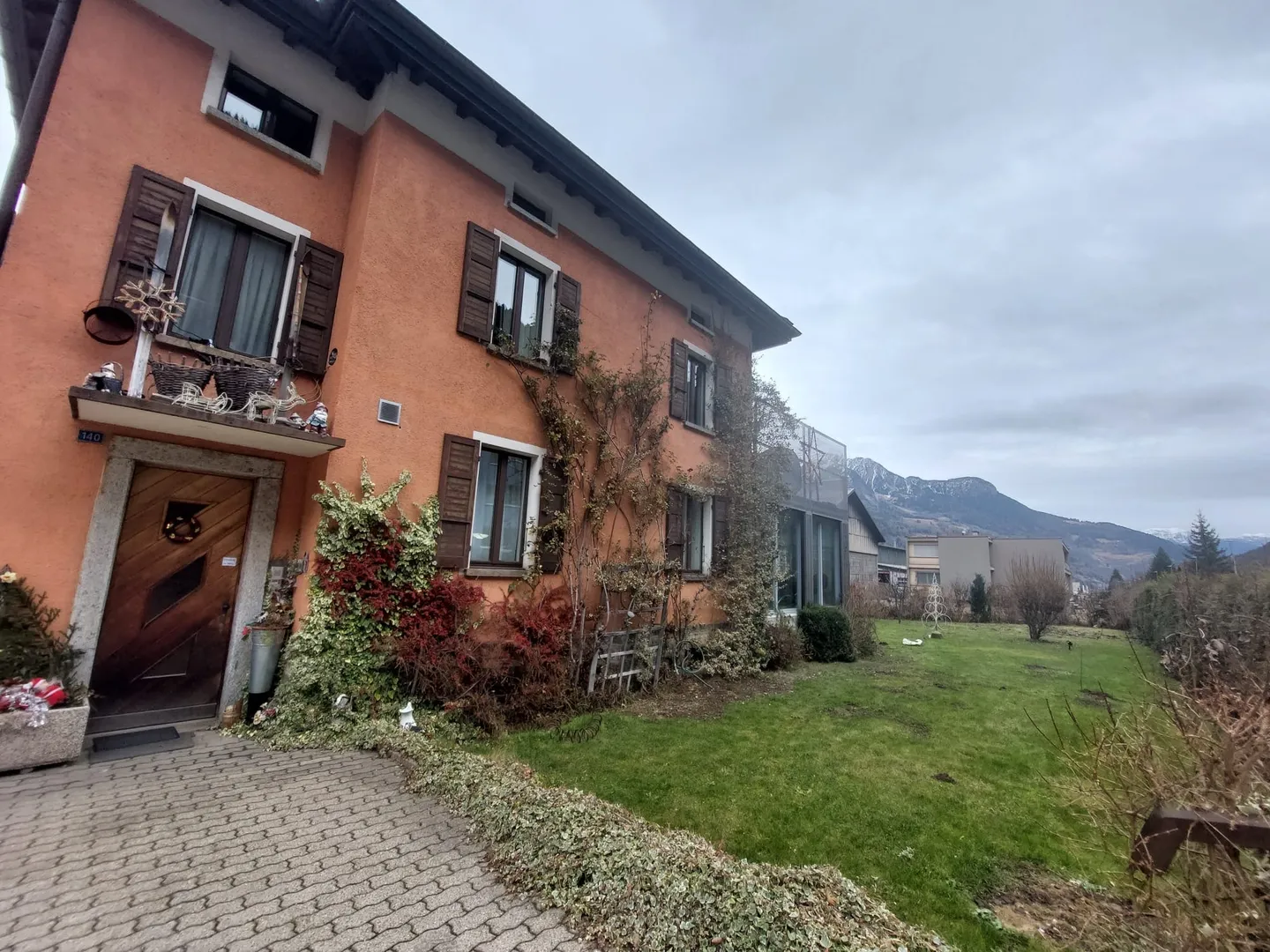 Ampia casa unifamiliare con 7,5 camere e vista sulle montagne a Piotta - Foto 4 di 6