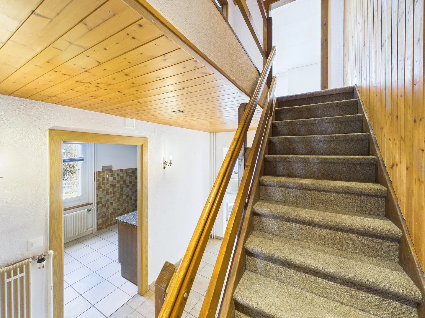 Tolle Einfamilienhaus mit grossen Garten - Foto 9 di 13