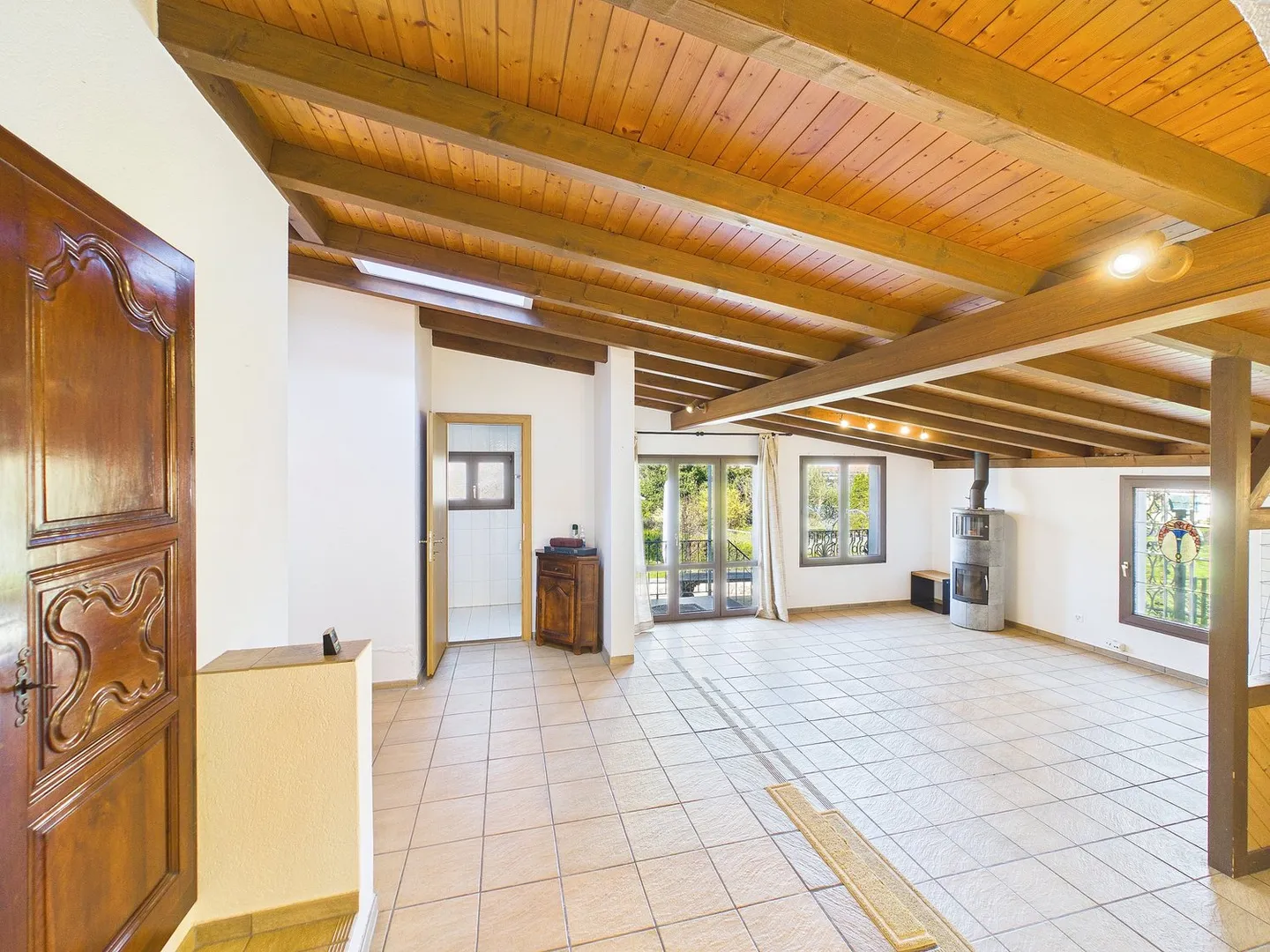 Tolle Einfamilienhaus mit grossen Garten - Foto 5 di 13