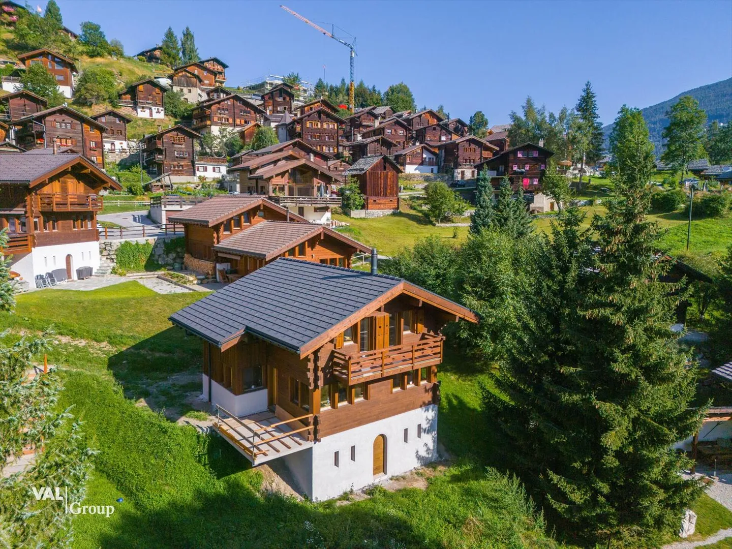 SUPERB OPPORTUNITY - A new chalet at a rare price in the heart of Val d'Anniviers - Photo 1 of 10