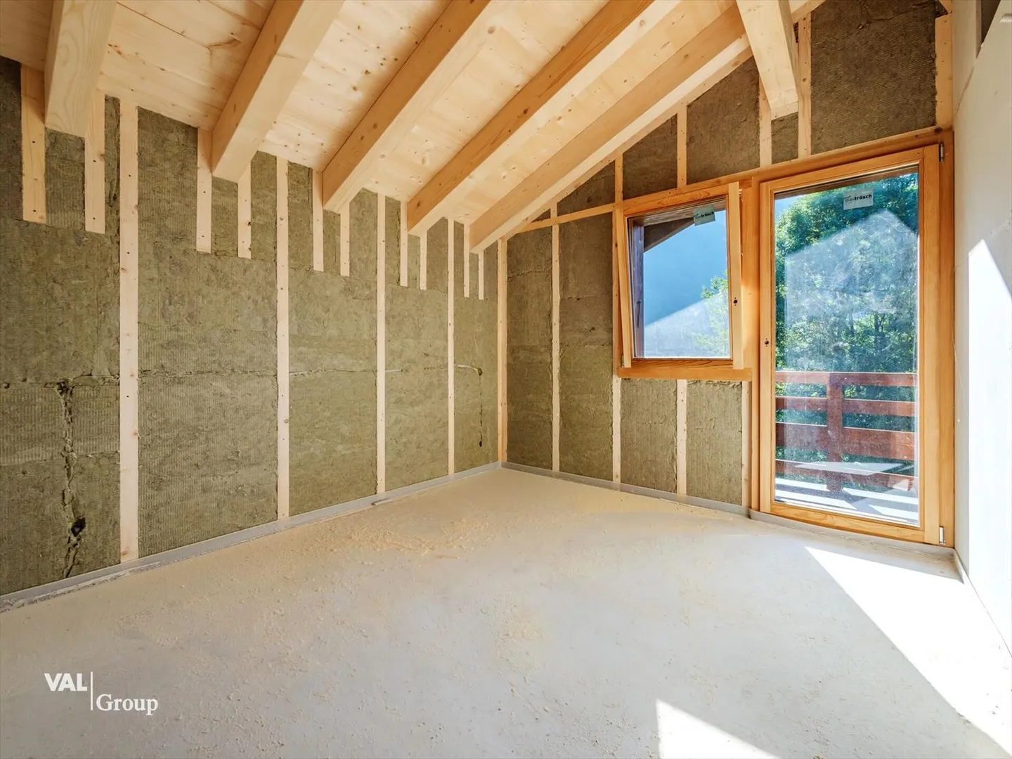 SUPERB OPPORTUNITY - A new chalet at a rare price in the heart of Val d'Anniviers - Photo 4 of 10