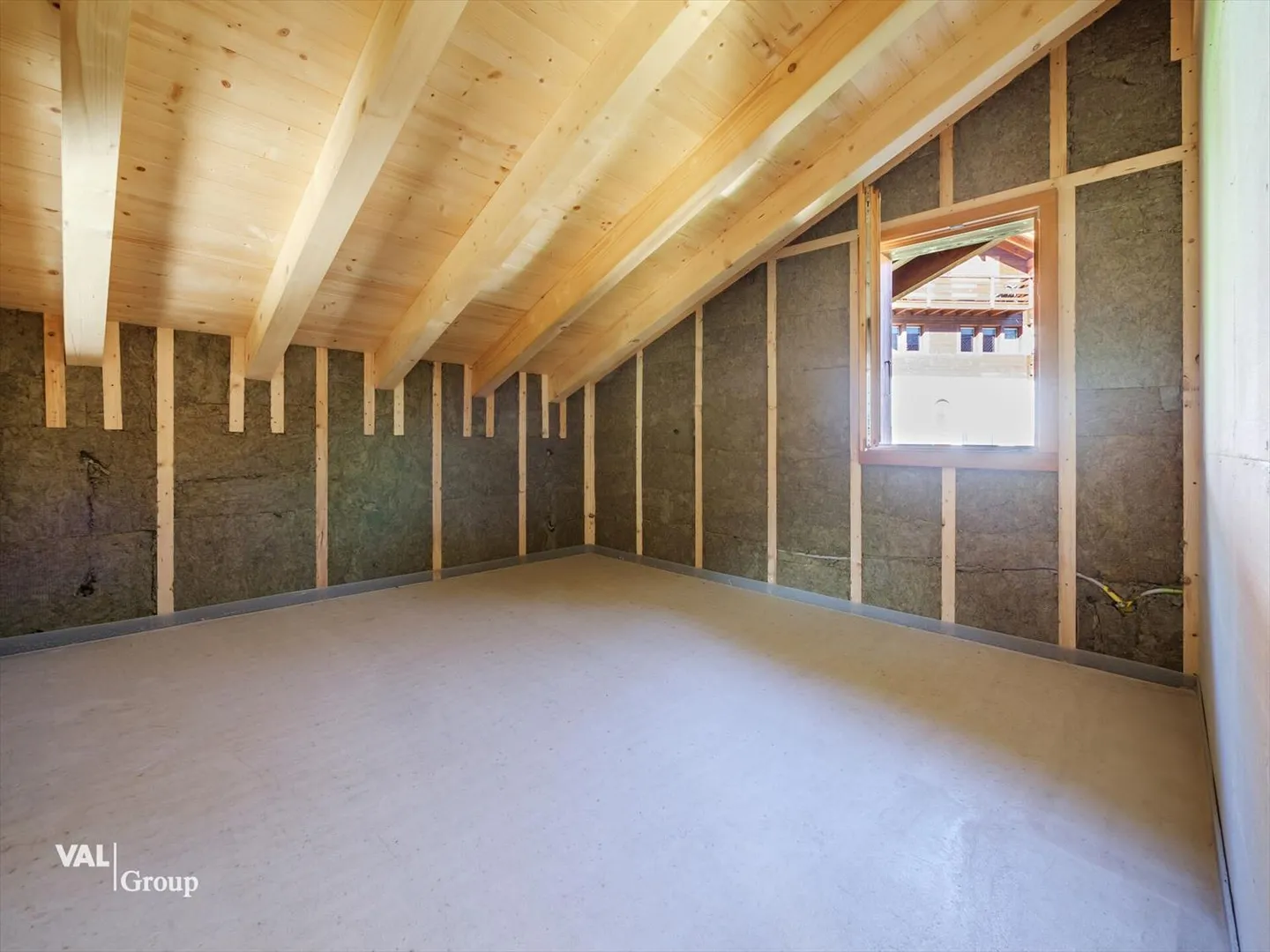 SUPERB OPPORTUNITY - A new chalet at a rare price in the heart of Val d'Anniviers - Photo 6 of 10